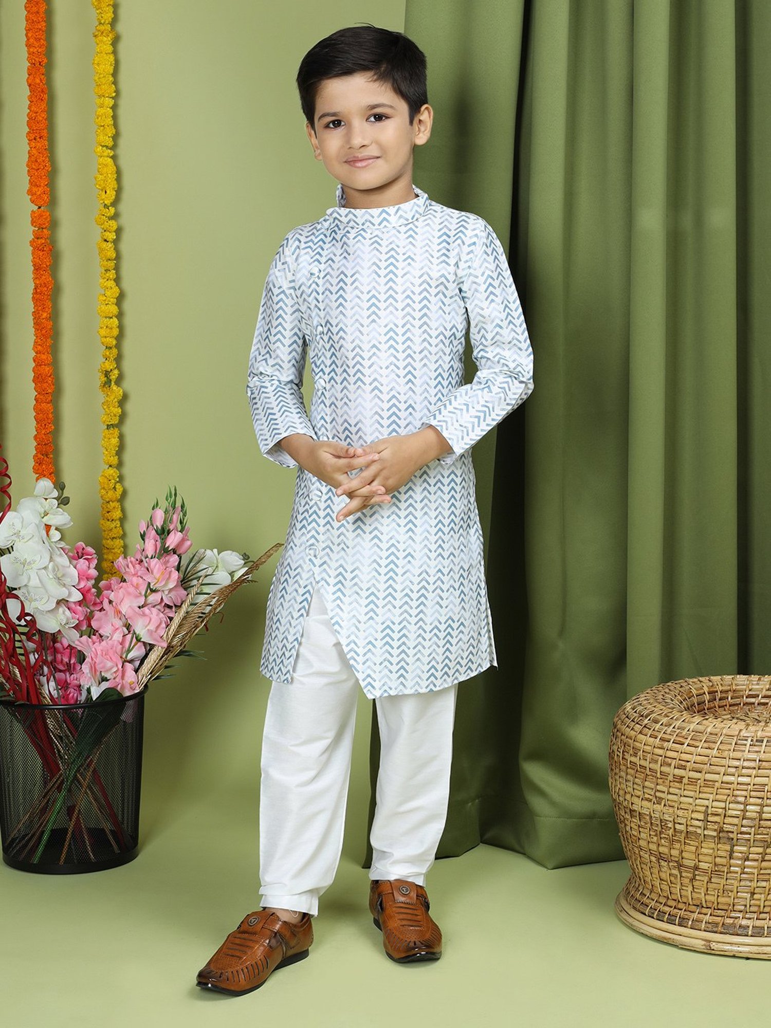 TABARD Kids White & Blue Printed Full Sleeves Kurta with Pyjamas