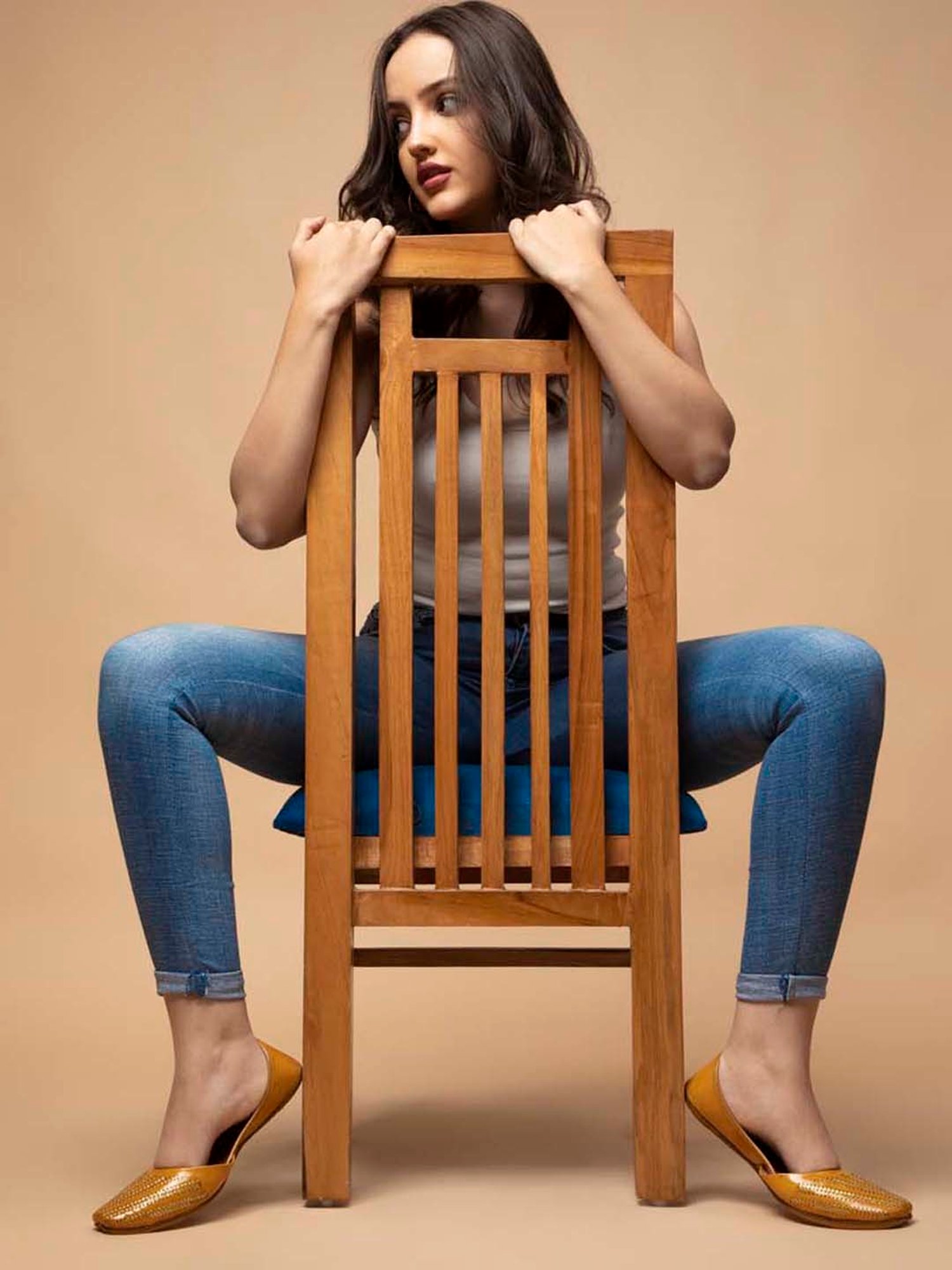 Glam Story Women's Mustard Ethnic Juttis