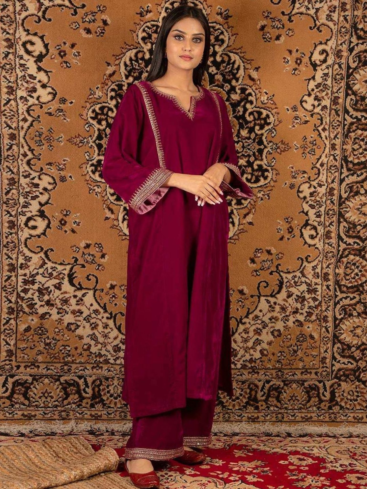 Priya Chaudhary Magenta Naaz Embroidred Silk Velvet Kurta