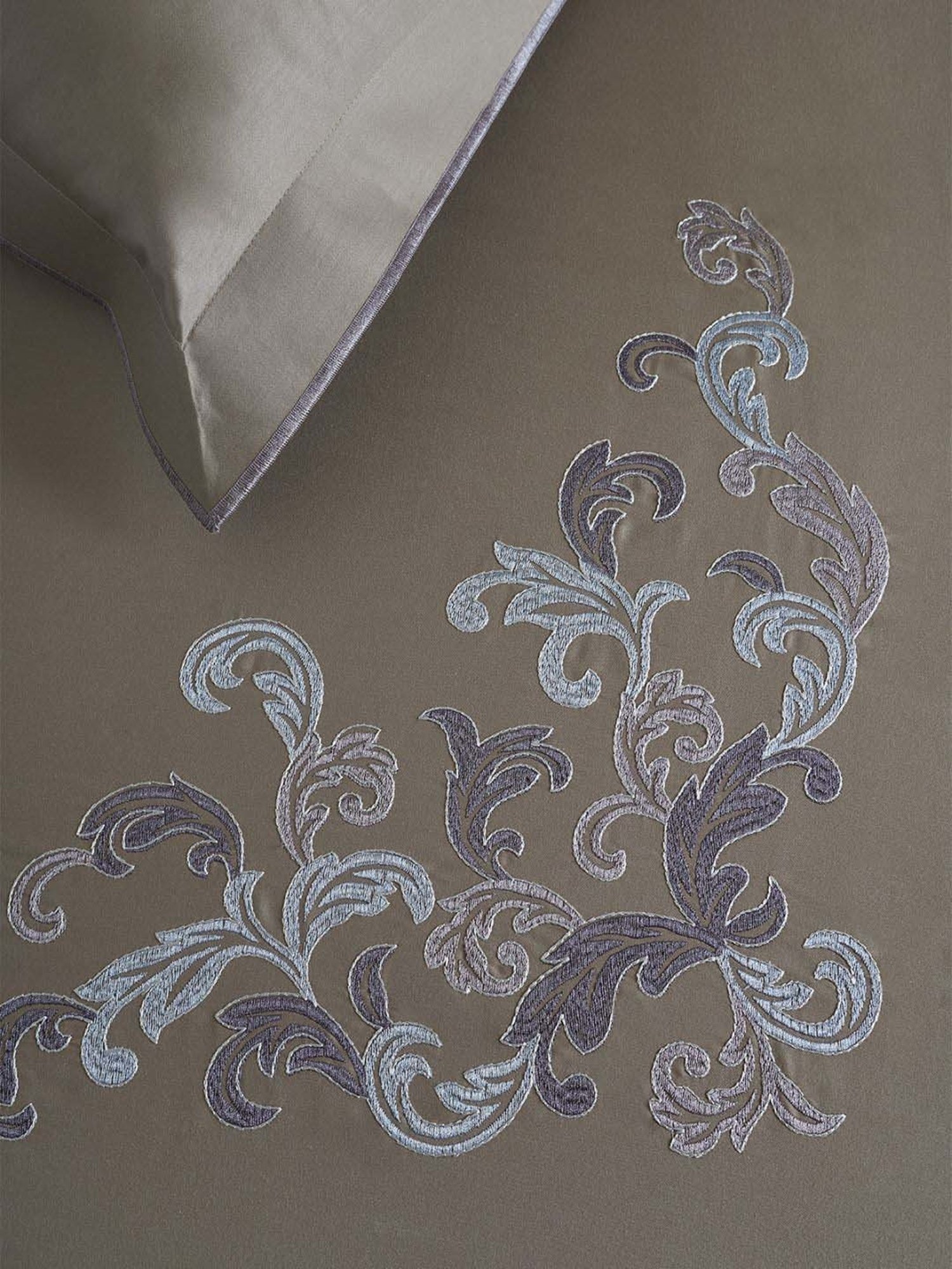 Ddecor Live Beautiful Excellence XII Moonrock Cotton 210 TC King Bed Sheet with 2 Pillow Covers