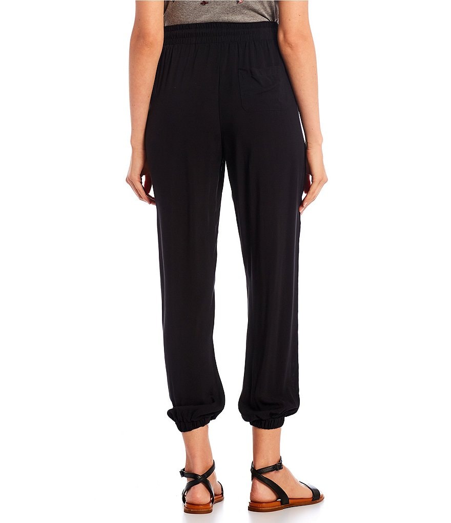 Coco + Jaimeson&trade; Woven Jogger Pants