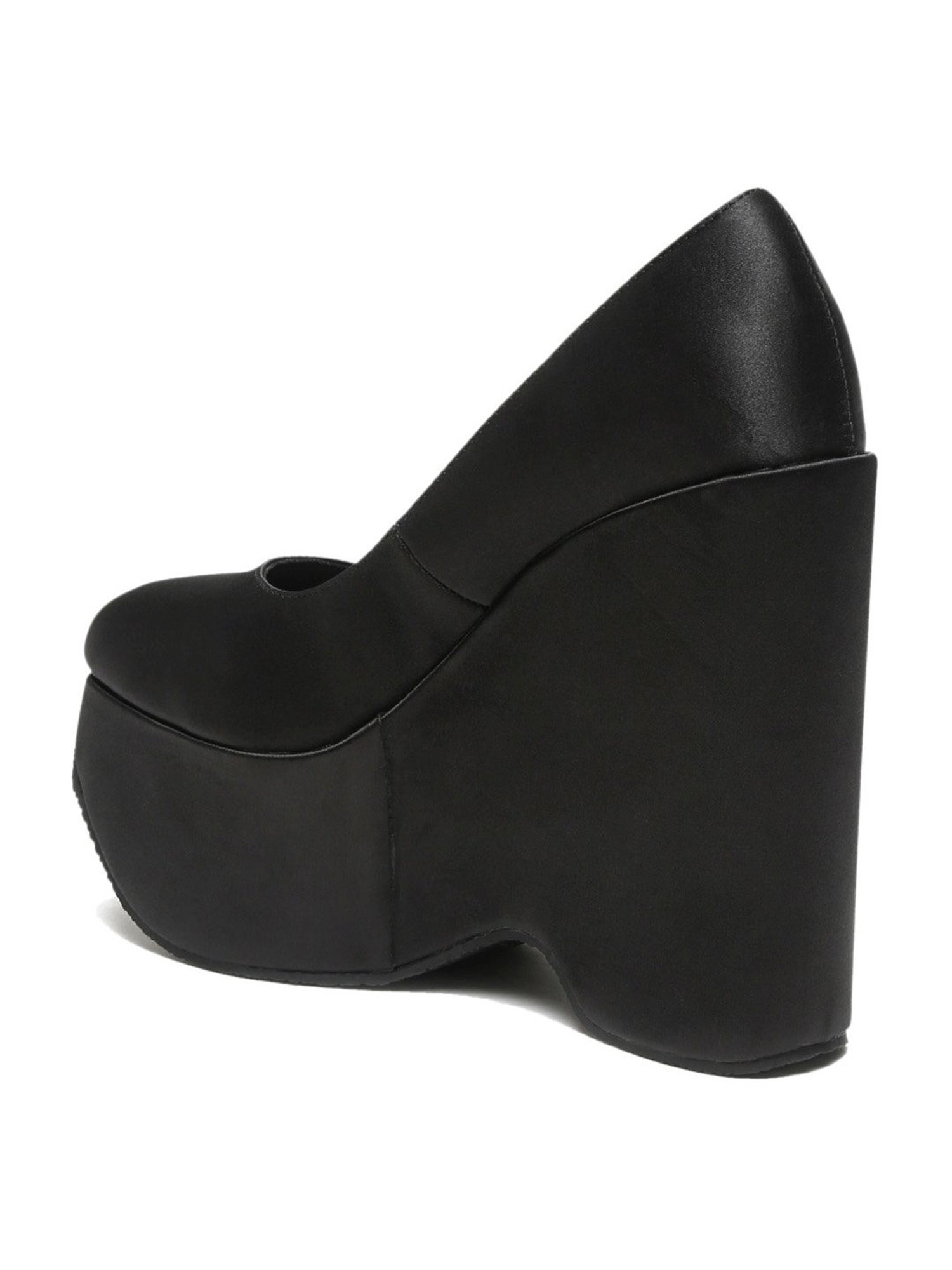 Flat N Heels Women's Black Wedge Pumps