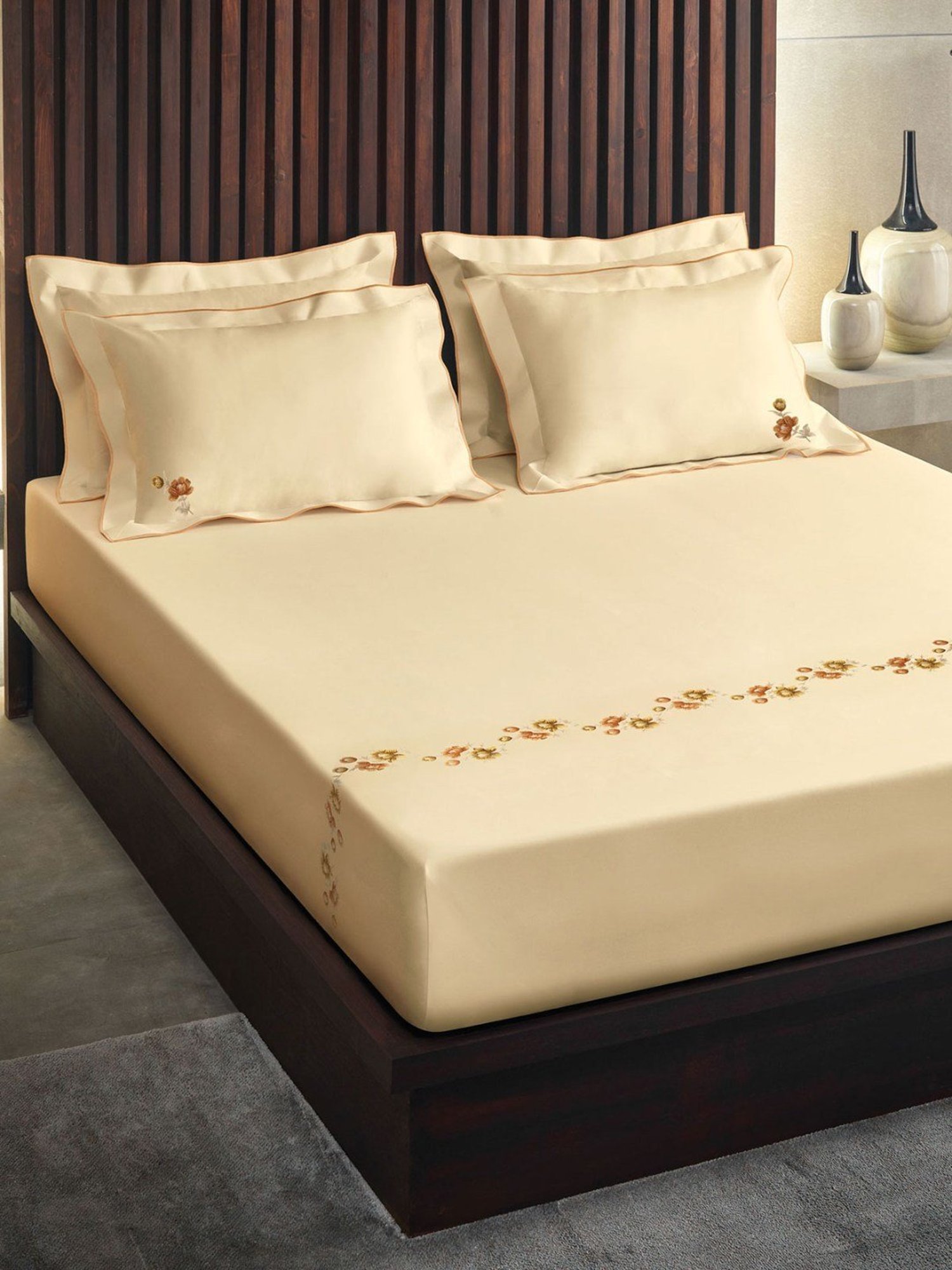 DDECOR Live beautiful Floral French Vanilla 180 TC Cotton King Bed Sheet with 2 Pillow Covers
