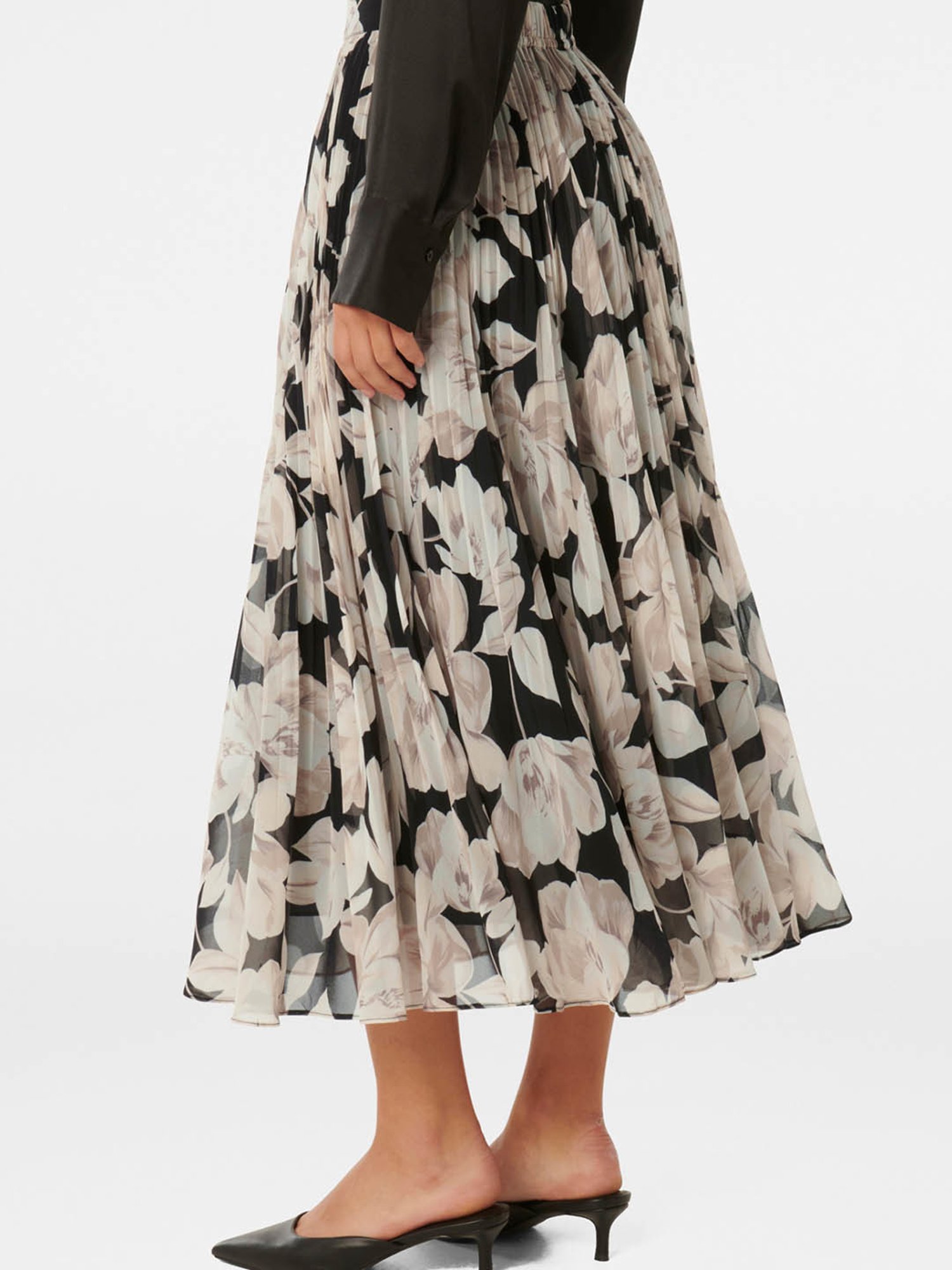 Forever New Black & White Floral Print Midi Pleated Skirt