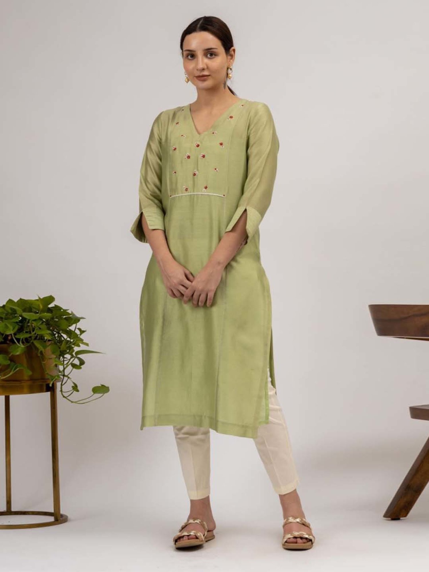 Mushio Green Fiora Hand Embroidered Chanderi Silk Front Panel Kurta With Slip