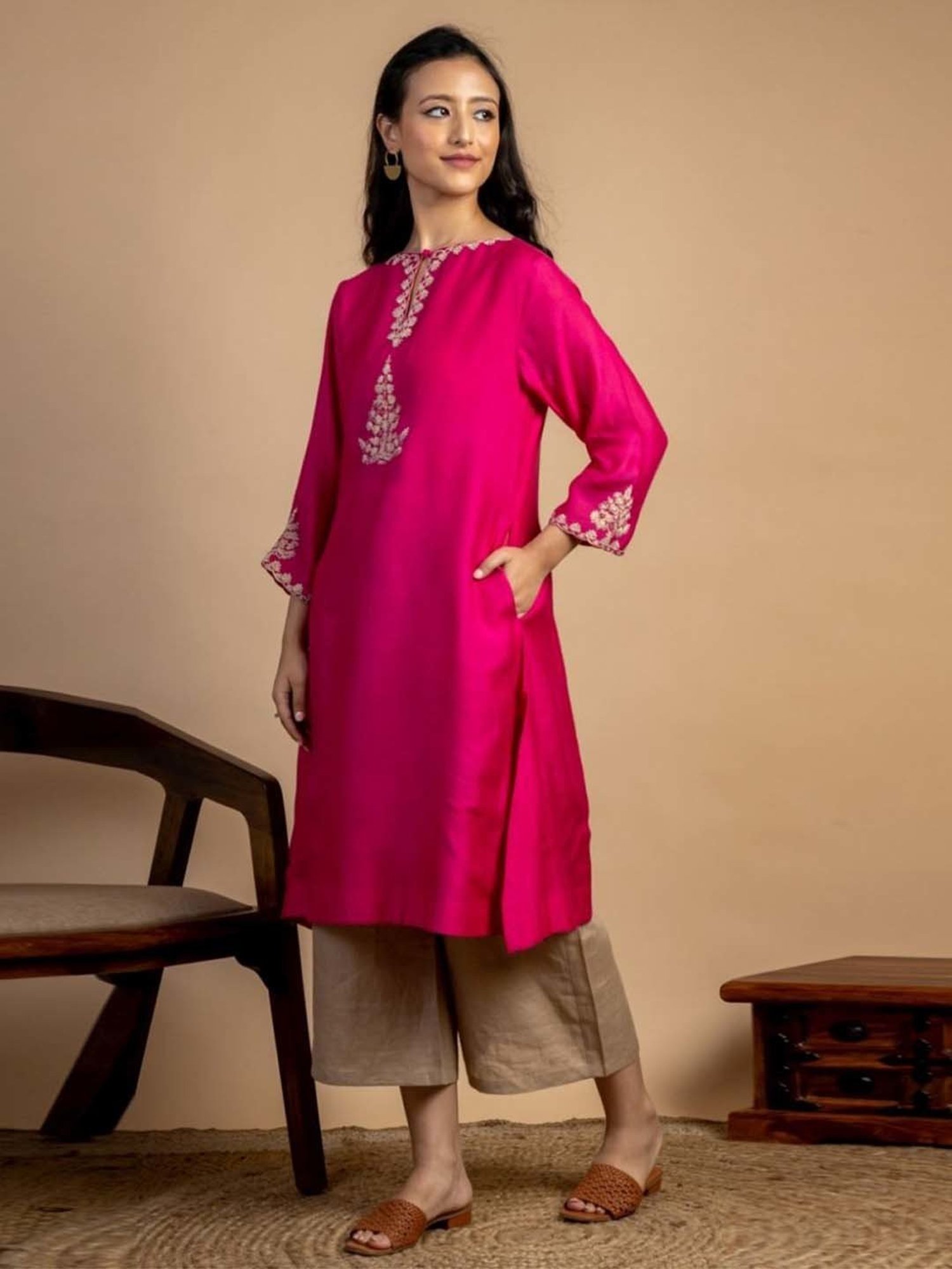 Mushio Magenta Tejo Embroidered Maheshwari Silk Kurta
