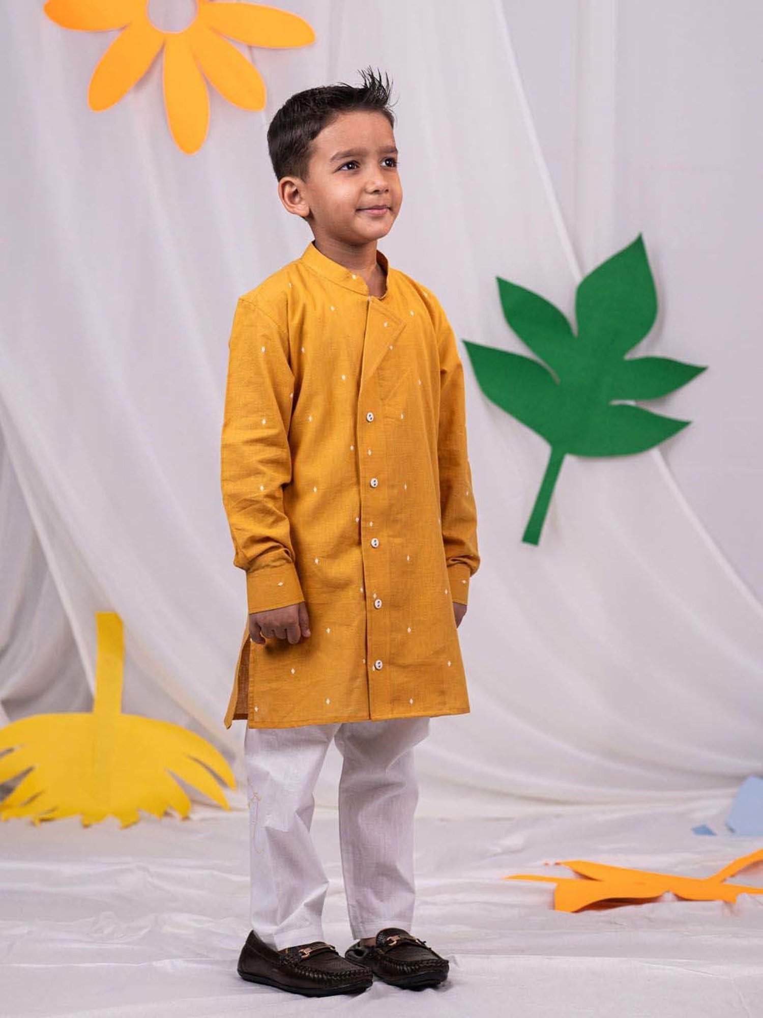 VASTRAMAY Boys Mustard & White Cotton Self Full Sleeves Kurta Sets