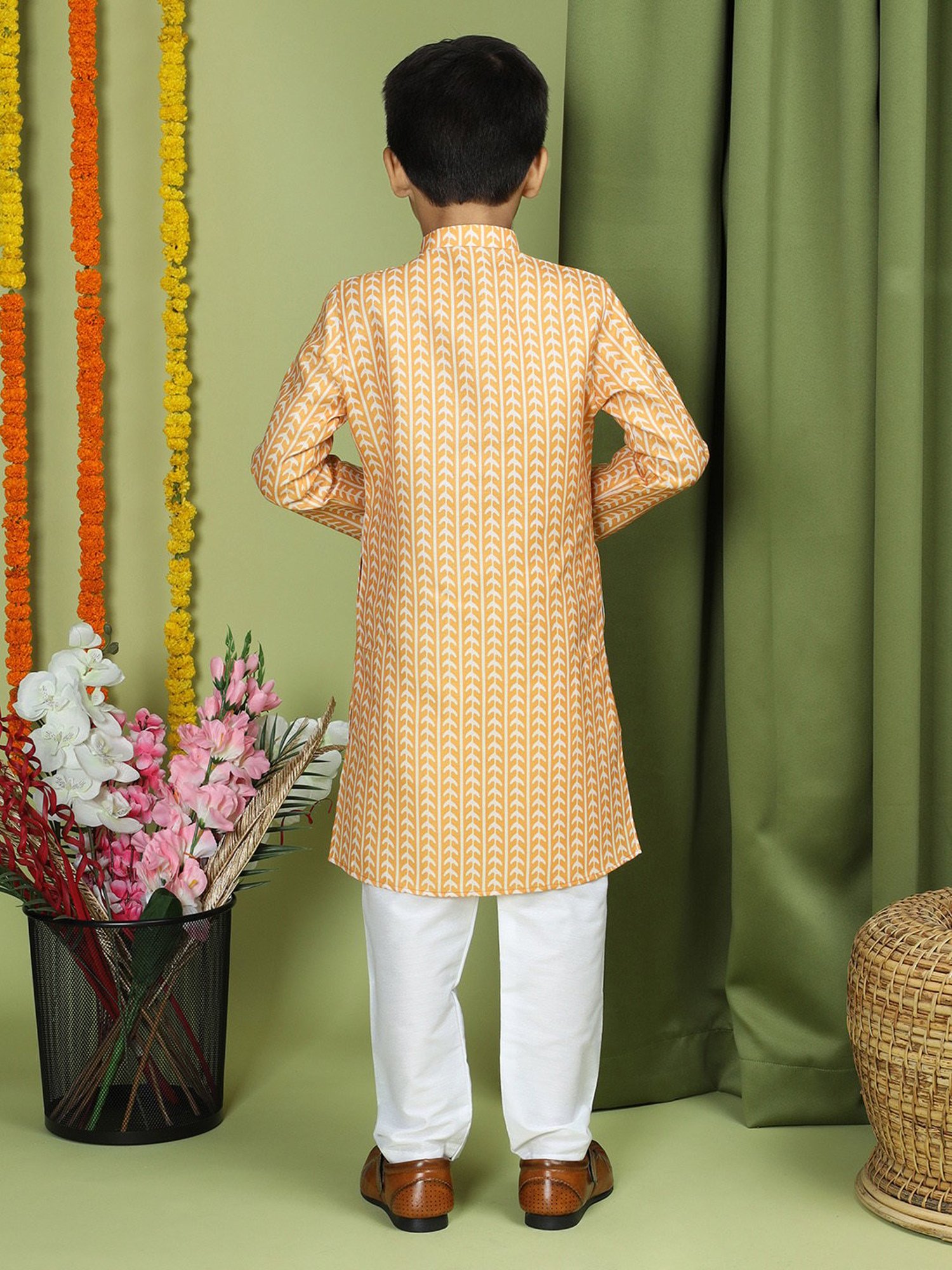 TABARD Kids Yellow & white Printed Full Sleeves Kurta with Pyjamas