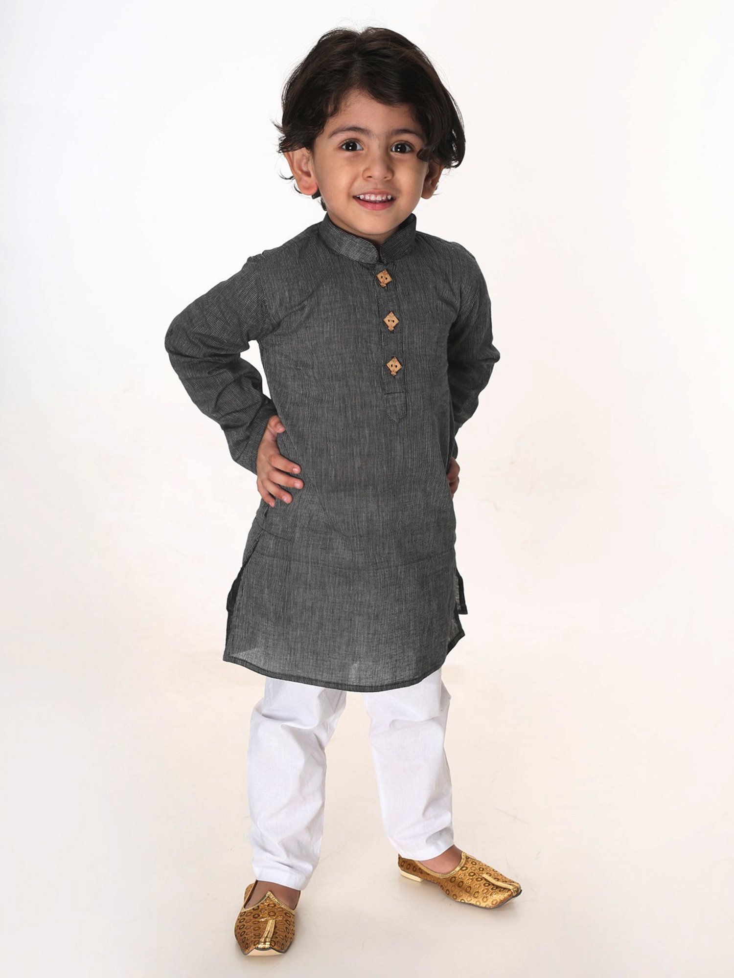 VASTRAMAY SISHU Black & White Cotton Self Kurta Set