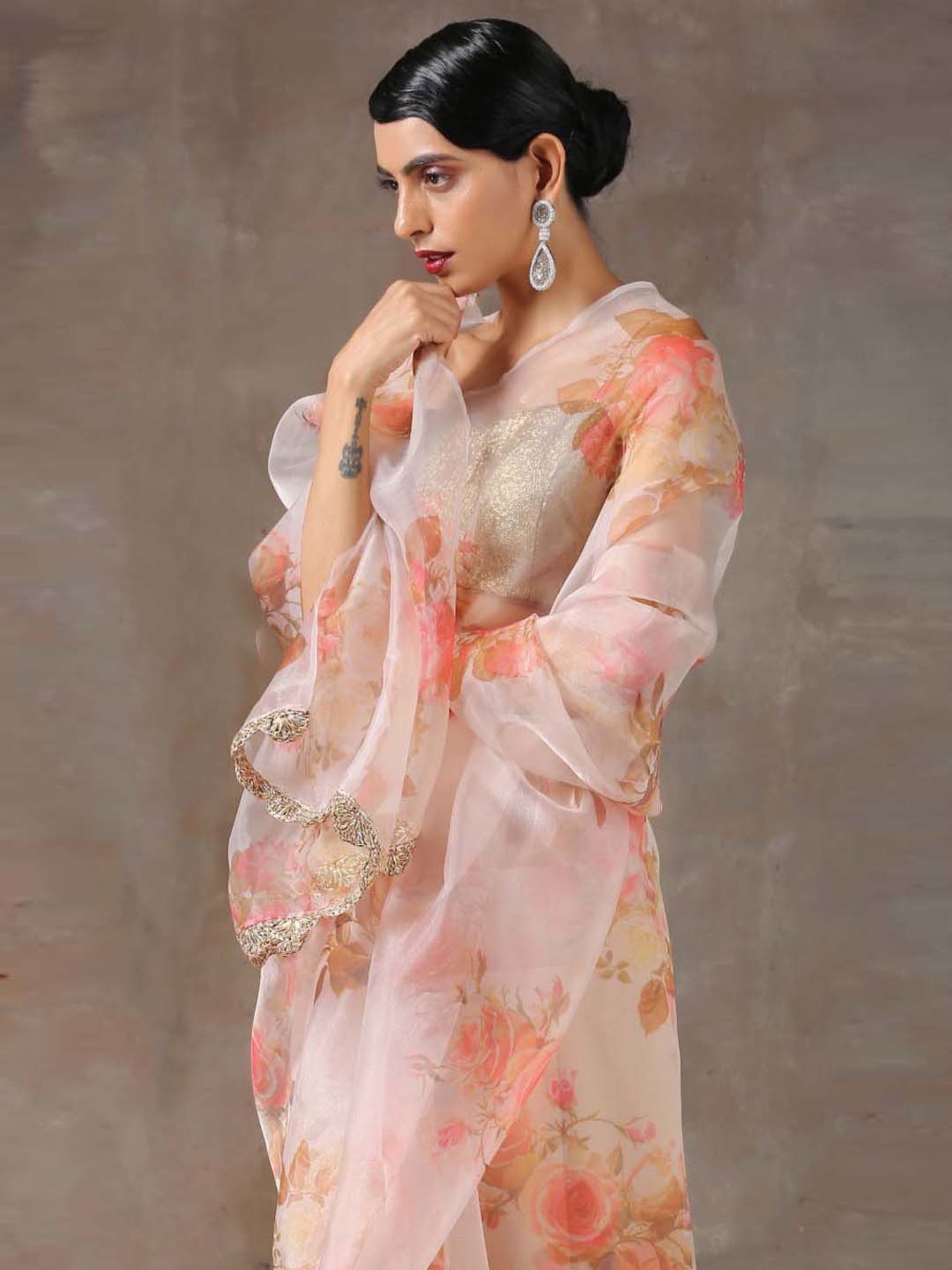 Swtantra Pink Organza Floral Print Saree