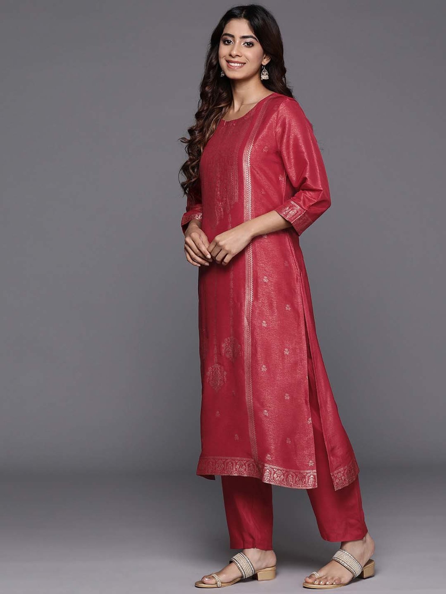 Varanga Maroon Woven Pattern Kurta Pant Set With Dupatta