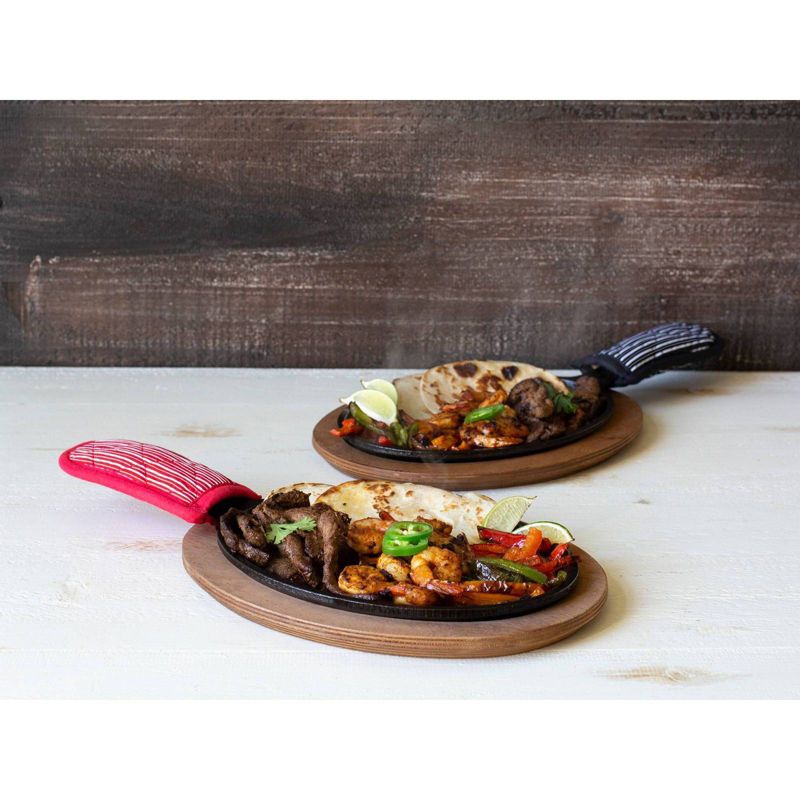 Lodge Seasoned Cast Iron Serve in Style Set