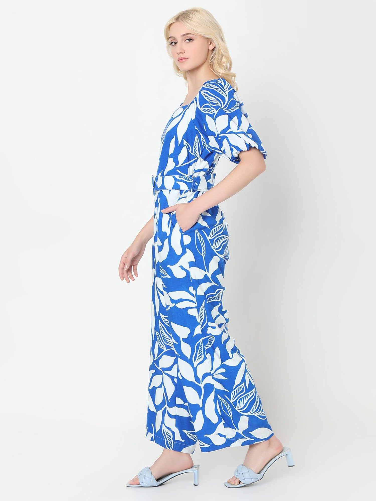 Vero Moda Blue & White Blended Printed Jumpsuit With Belt