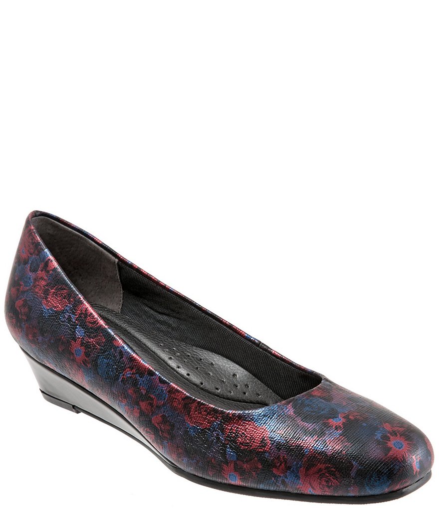 Trotters Lauren Floral Print Pumps