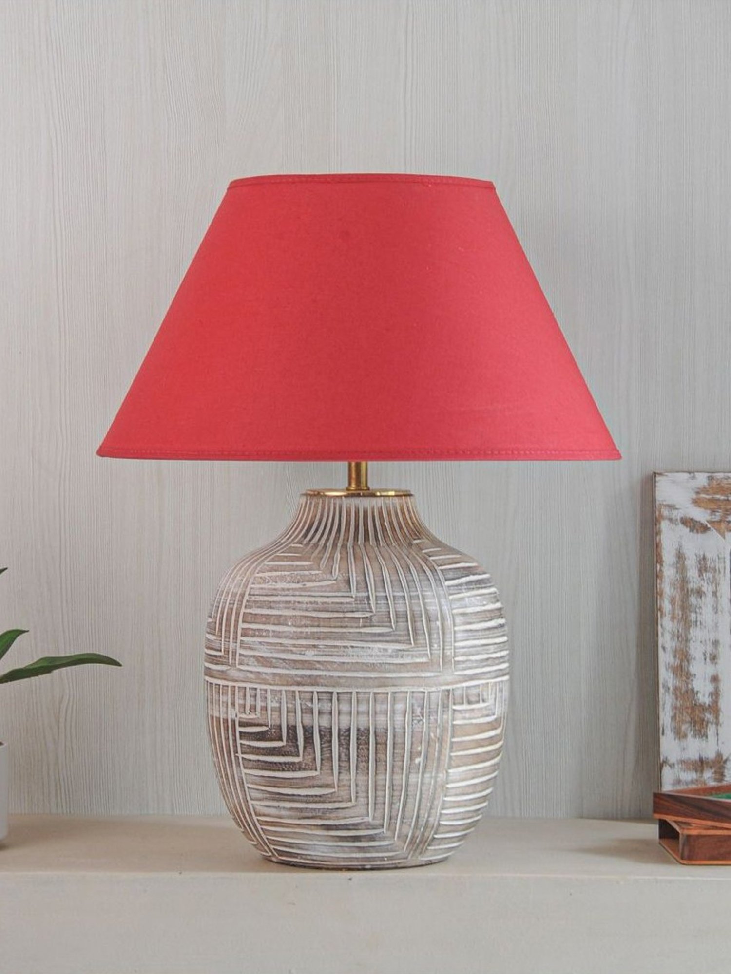 Kapoor Lamp Shades Distress White & Red Wood Cumberland Cotton Shade Table Lamp