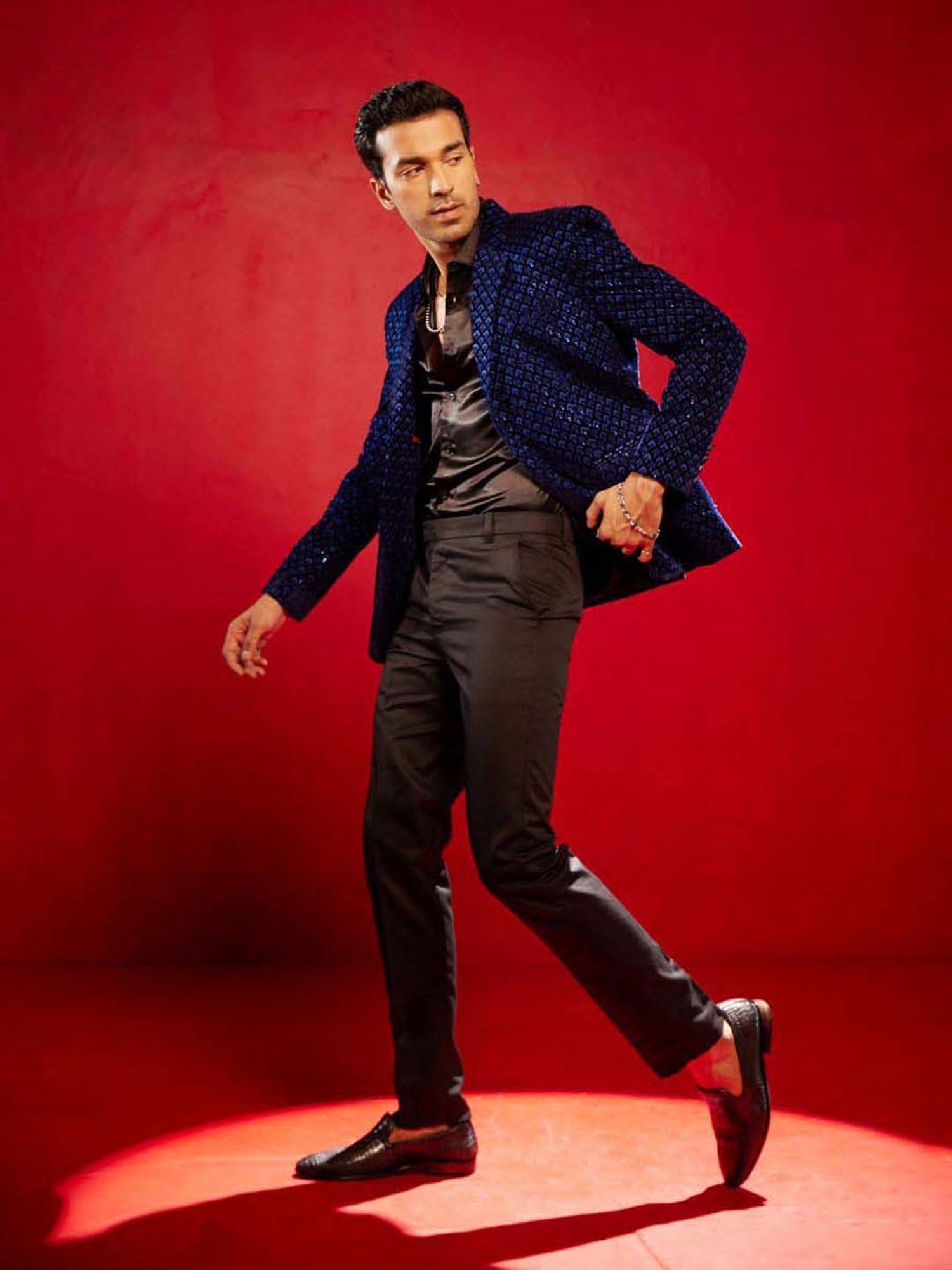 Vastramay Blue Regular Fit Embroidered Blazer