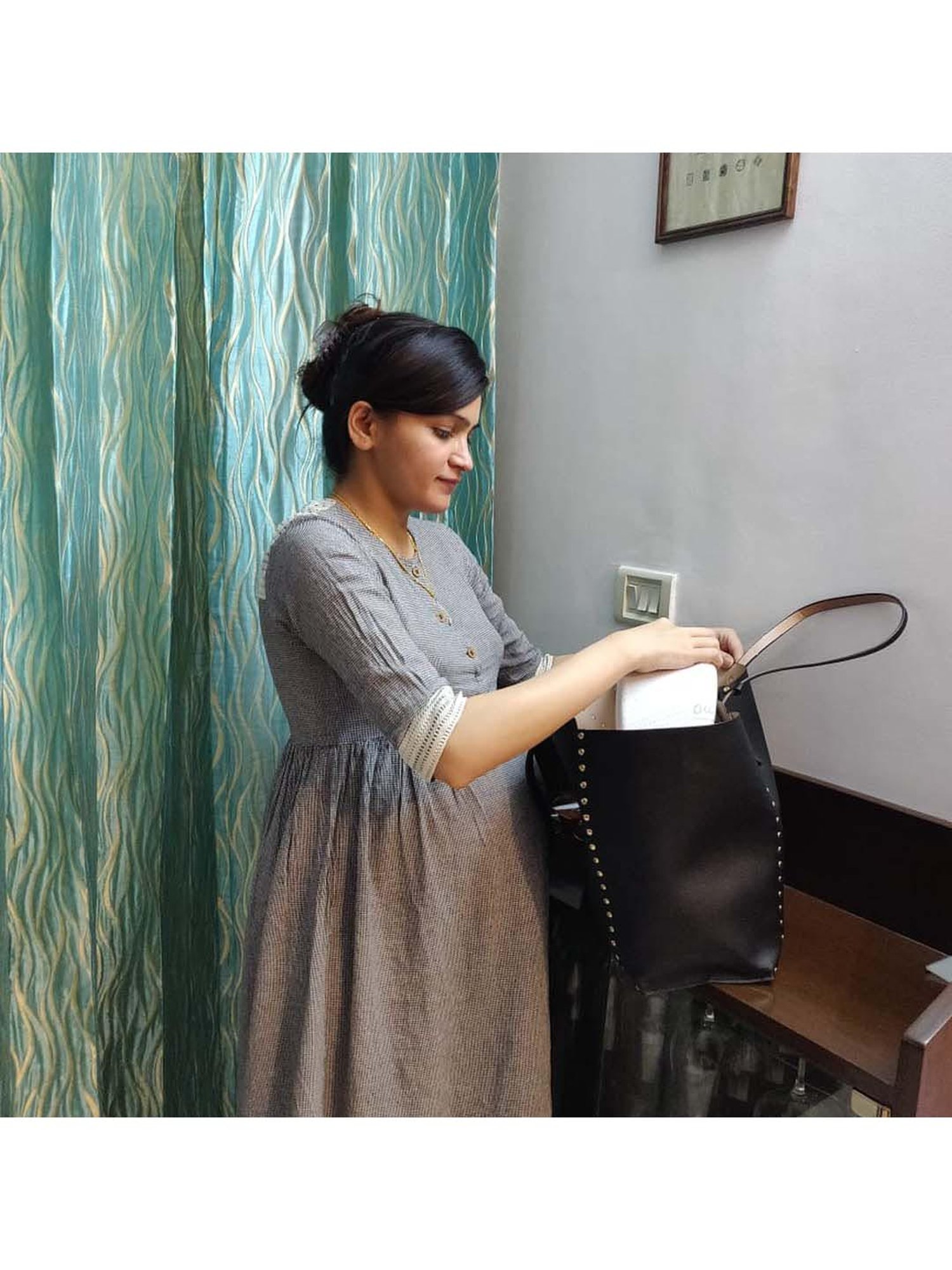 The White Willow White C-Shaped Maternity Pillow - Set of 1