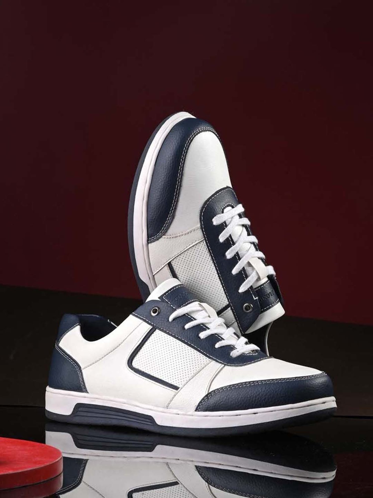 Clog London Men's White Casual Sneakers