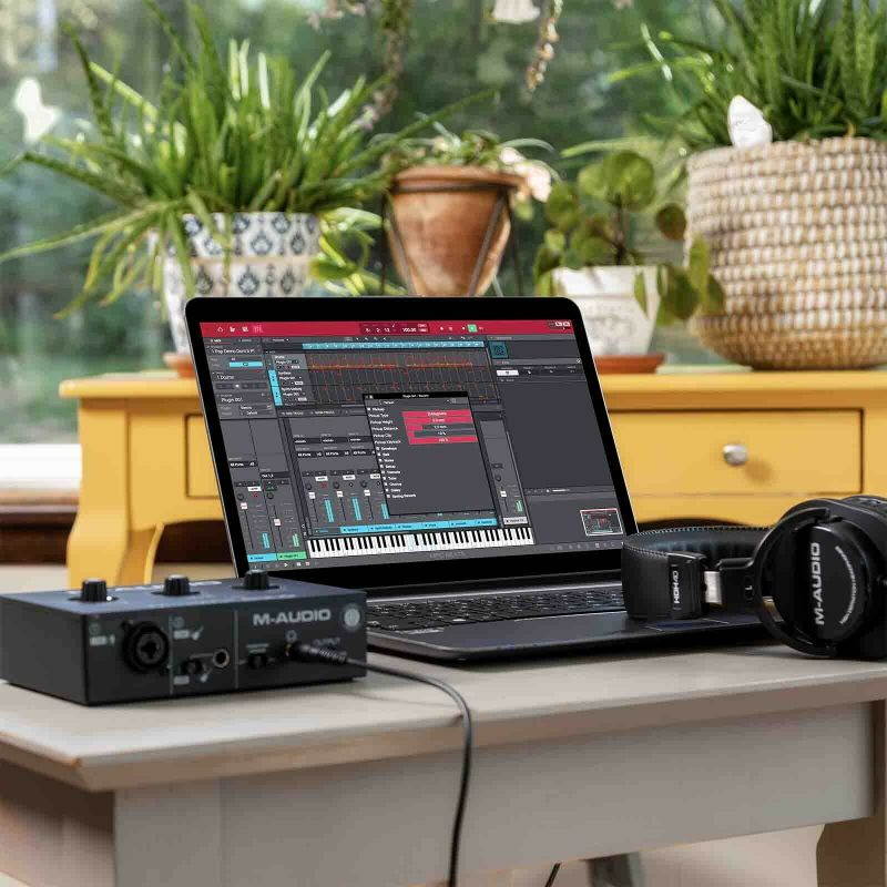 Home Recording Bundle M-Audio M-TRACK SOLO Audio Interface w Monitors & Mic