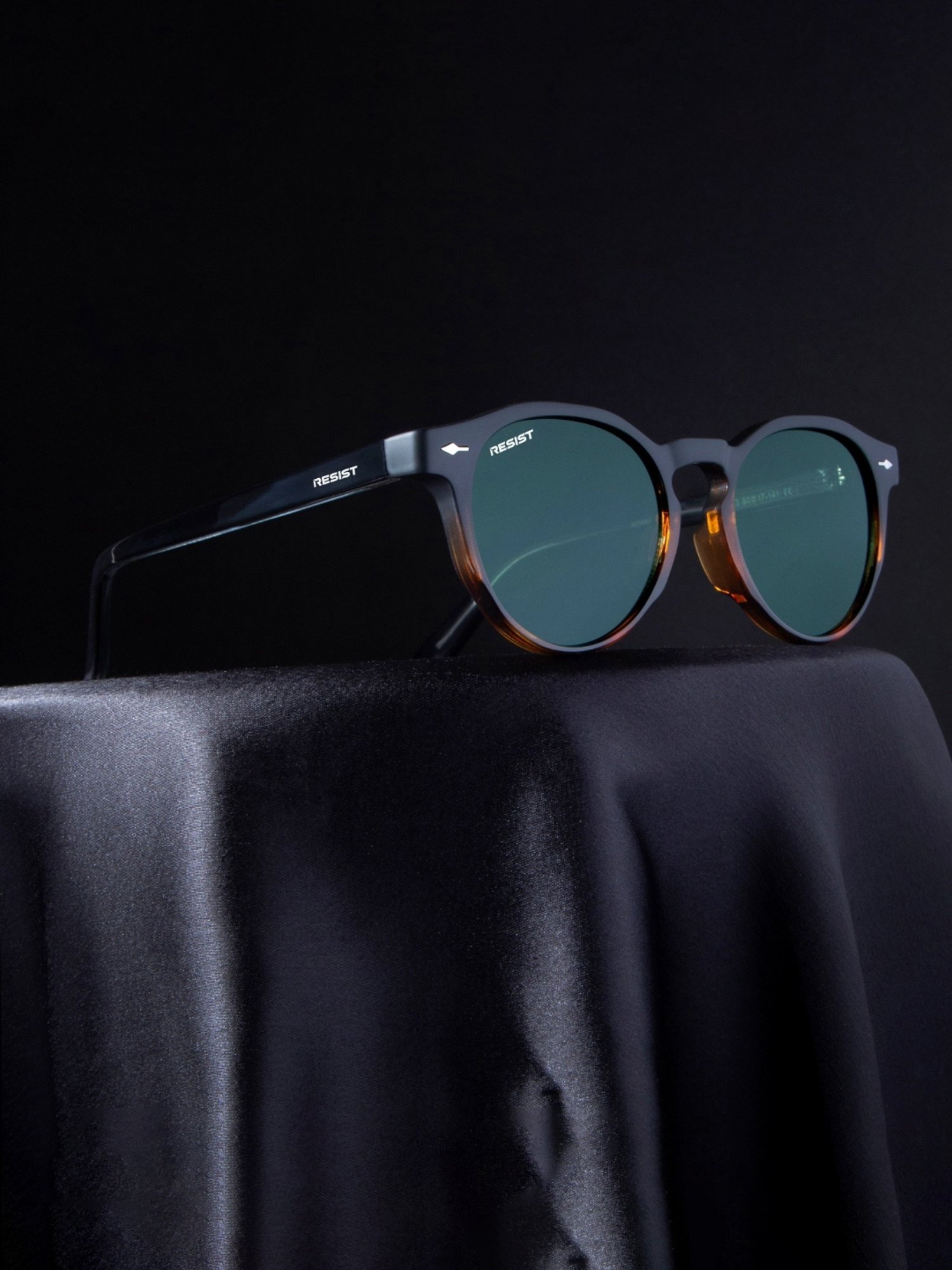 Resist Eyewear Brown Wayfarer uv protected Unisex Sunglasses