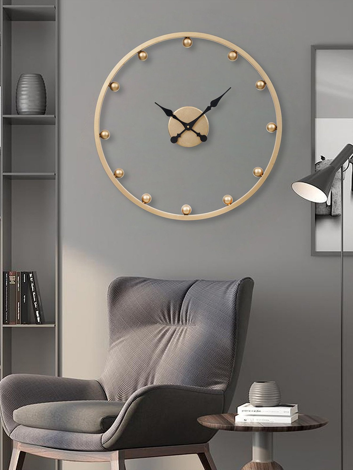 CHRONIKLE Classic Round Brass Iron Wall Clock