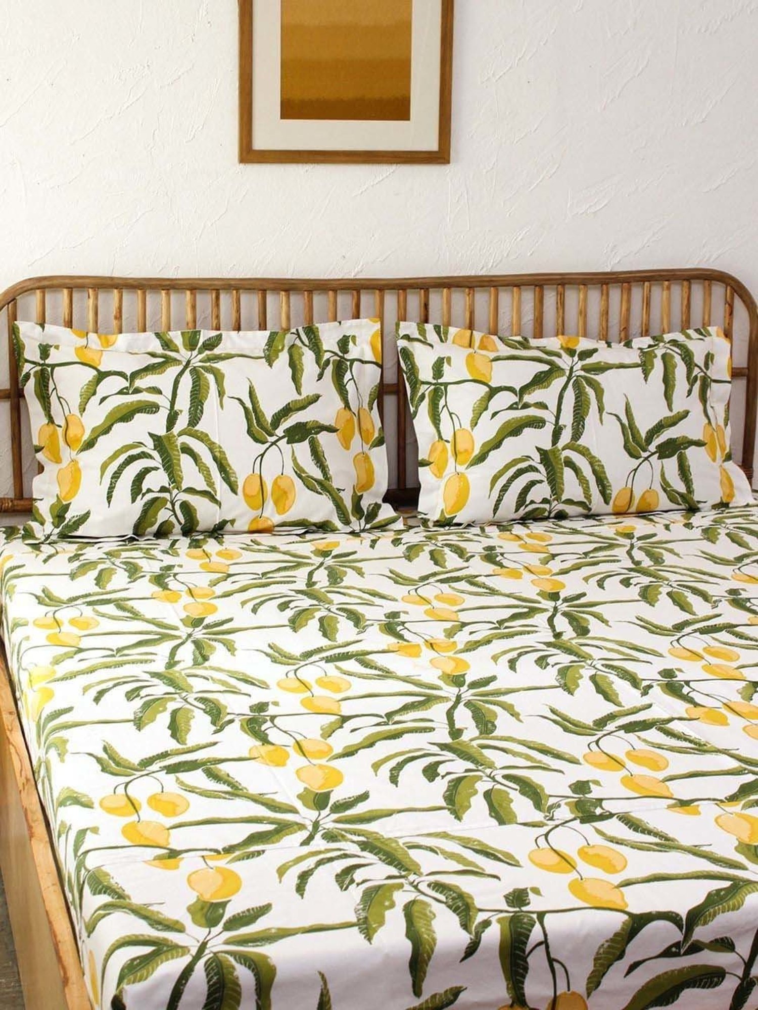 House This Amra White & Yellow Cotton 180 TC King Bedsheet with 2 Pillow Covers