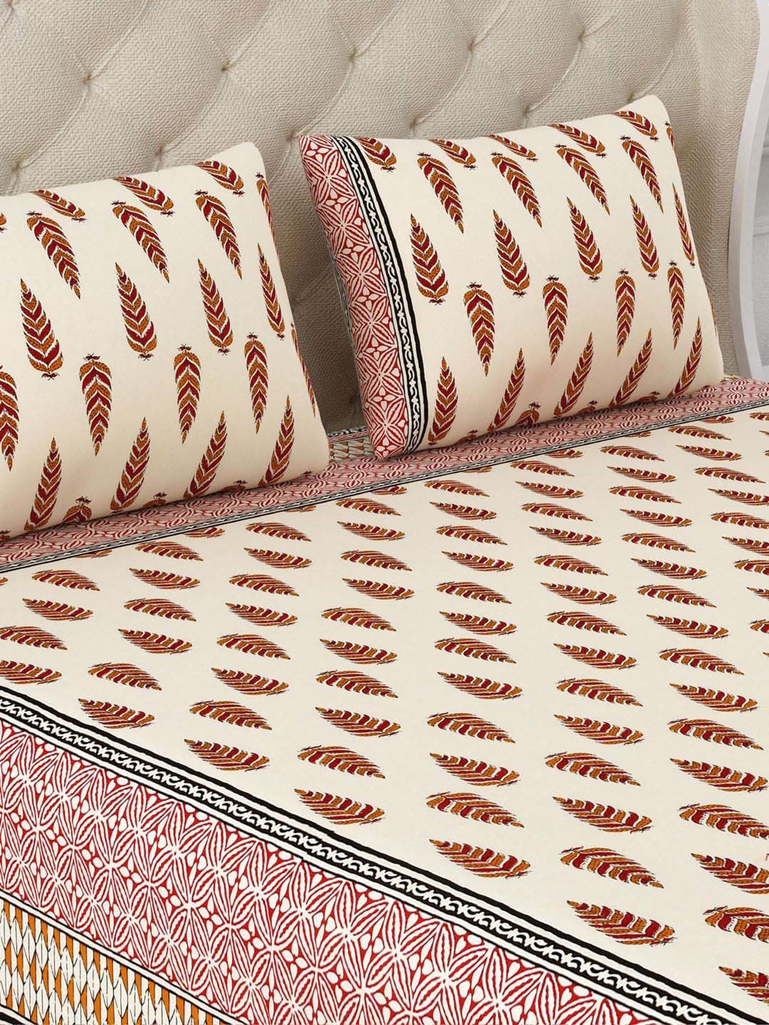 Aapno Rajasthan Evergreen Desert Red & Orange Cotton 140 GSM Double Bedsheet With 2 Pillow Cover