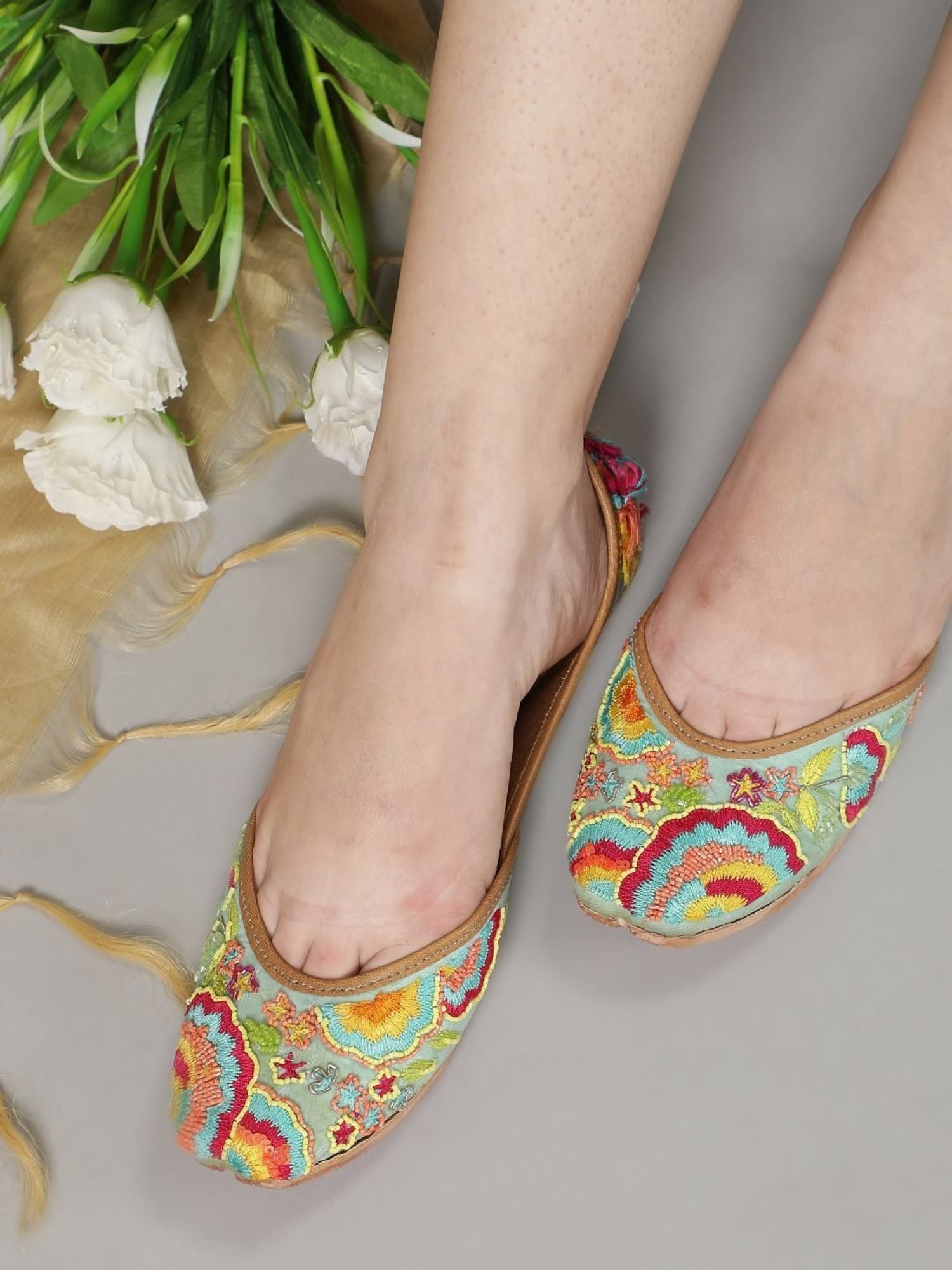 Glam Story Women's Multicolor Ethnic Juttis