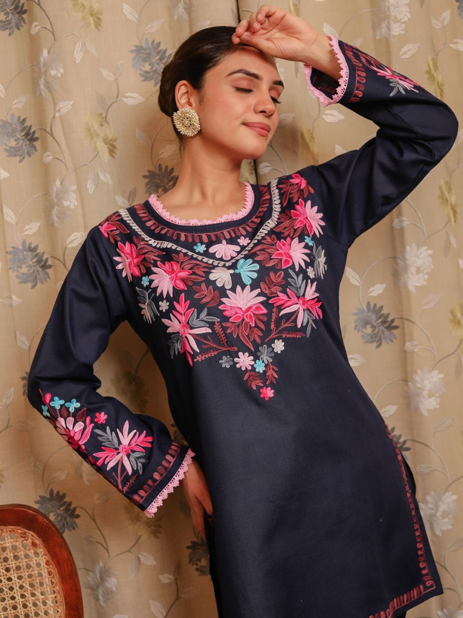 House of Kari Falak Kashmiri Short Kurta  Blue