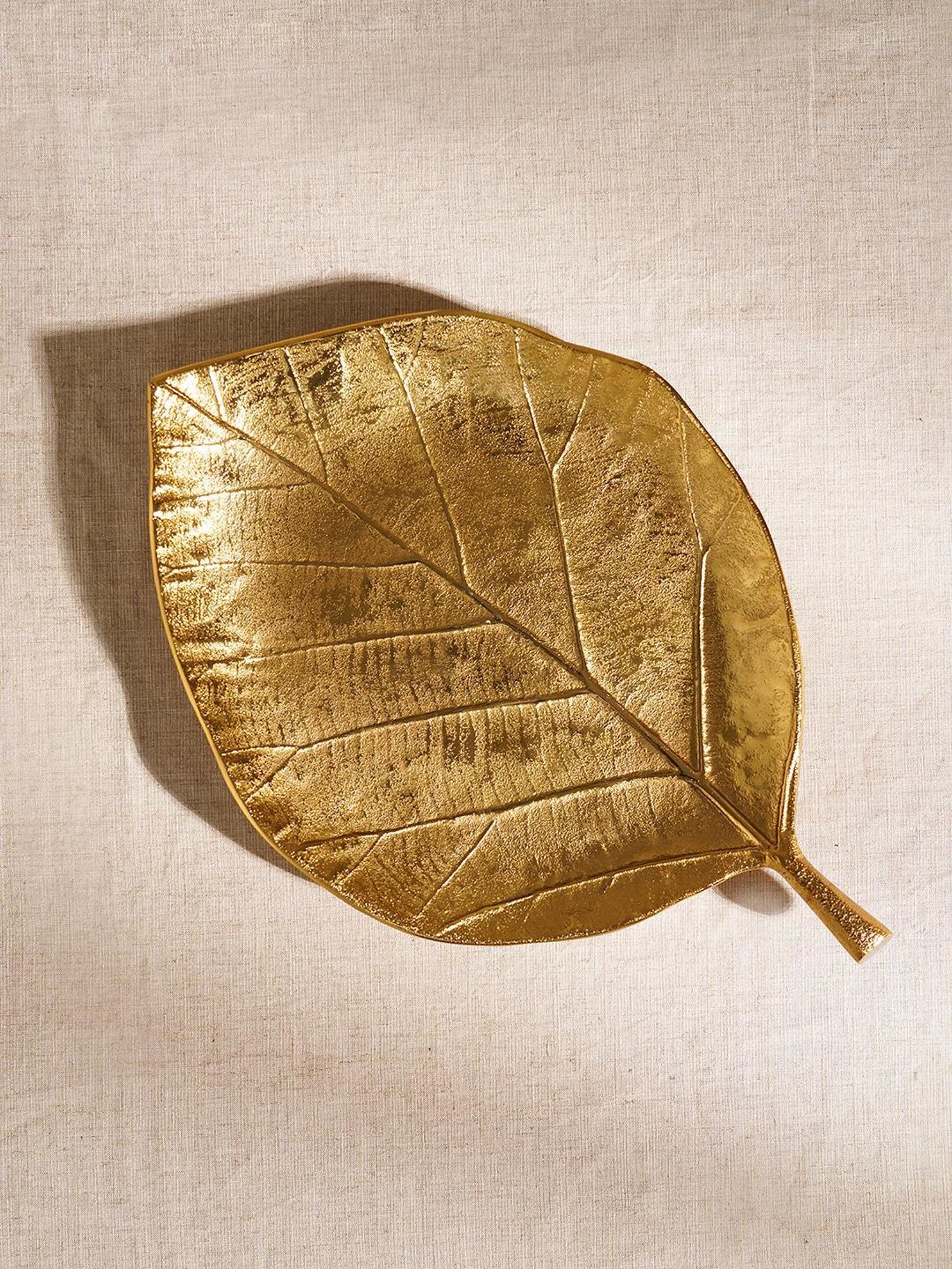 Pure Home and Living Gold Aluminium Textured Decorative Platters