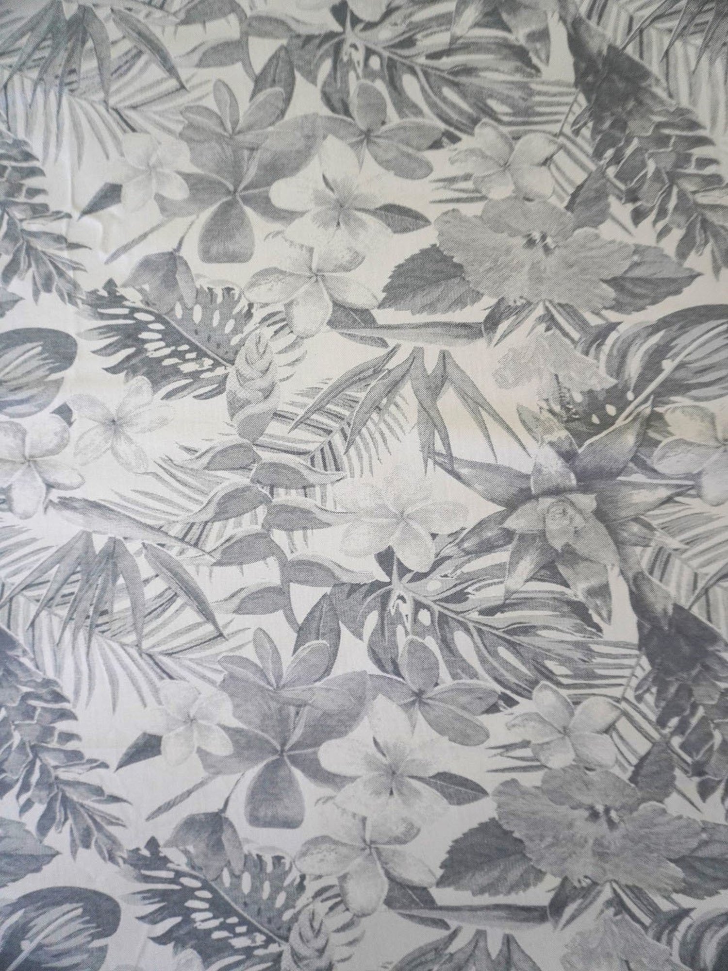 TARA Sparkling Homes Printed Grey 250 TC Cotton King Bedsheet With 2 Pillow Covers