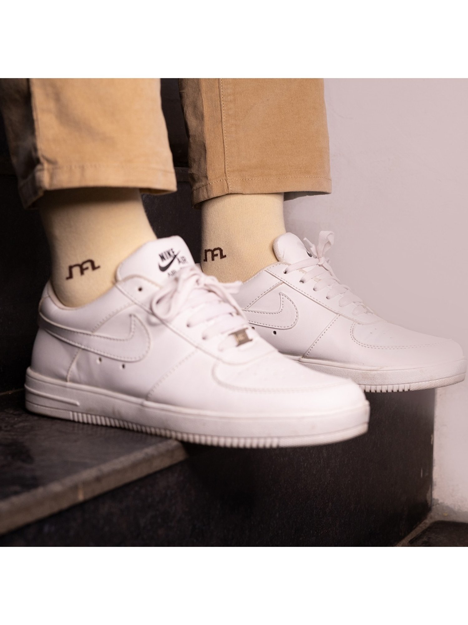 Man Arden Beige Color Block Socks