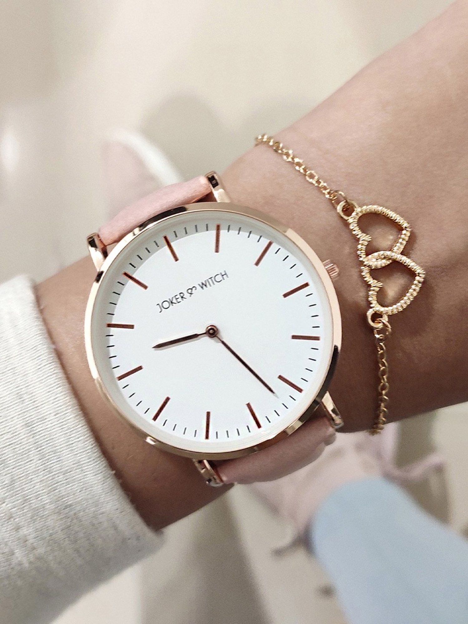 Joker & WItch JWBS608 Analog Watch with Bracelet Gift Set for Women