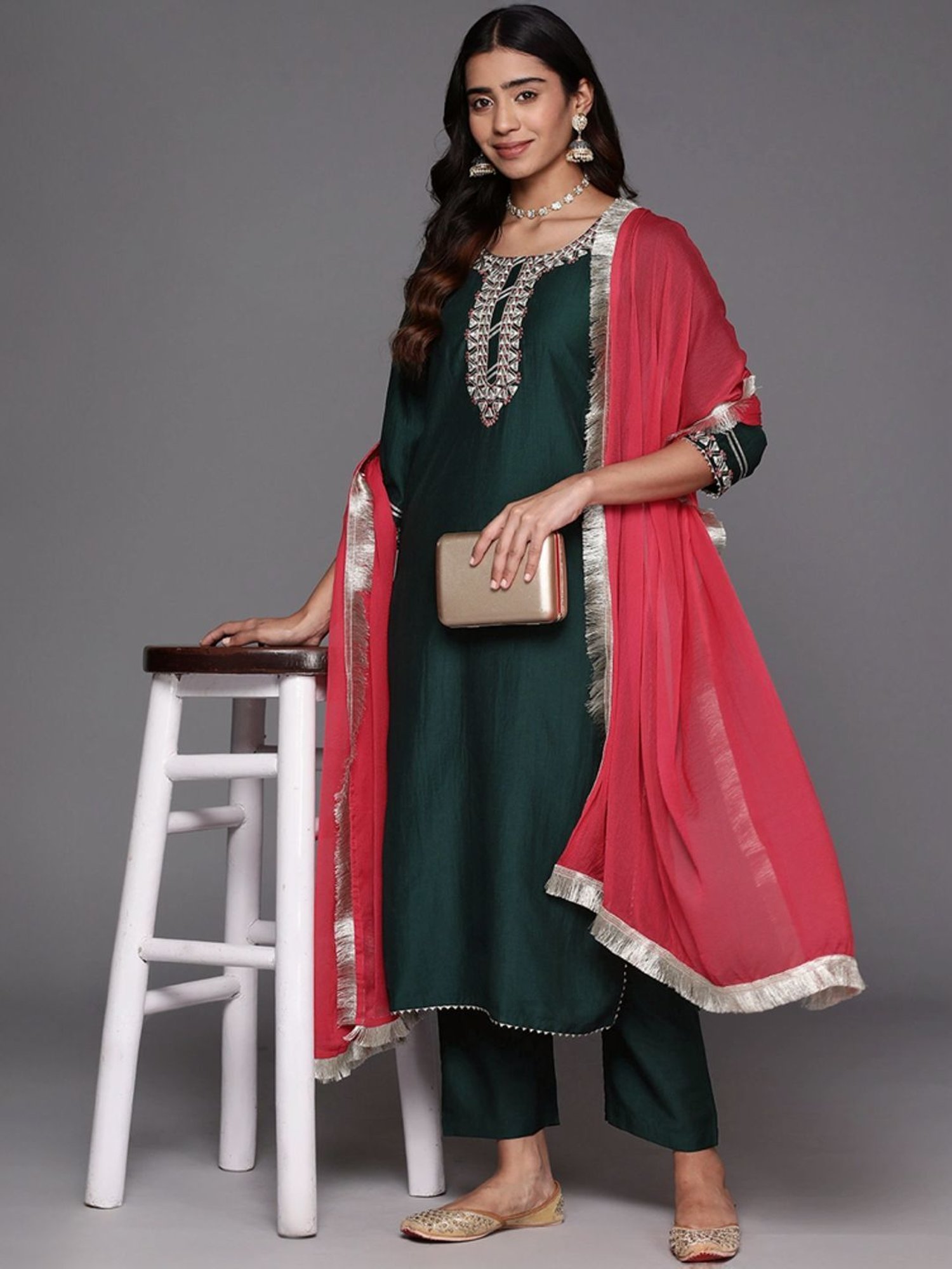 Varanga Green Embroidered Kurta Pant Set With Dupatta