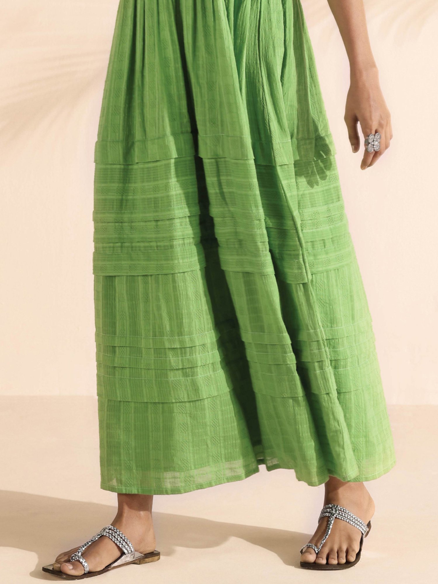 true Browns Green Cotton Self Pattern Maxi Dress