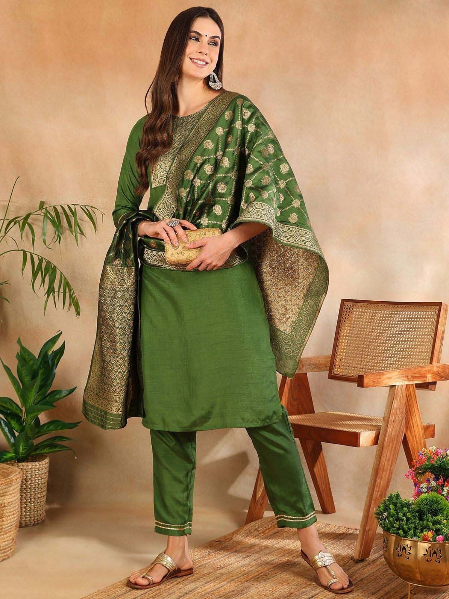 Vaamsi Green Woven Pattern Kurta Pant Set With Dupatta