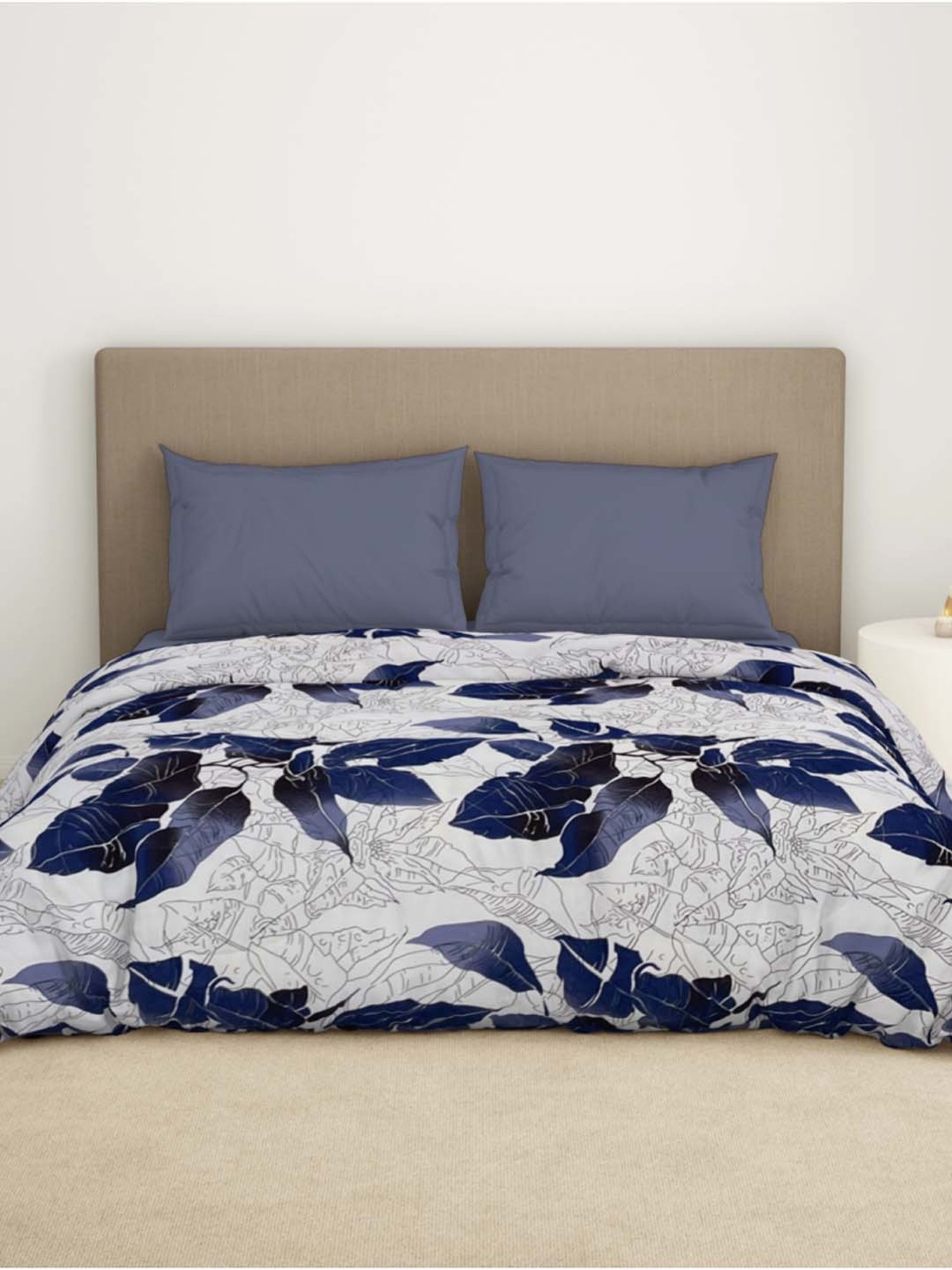Welspun Bliss Light Silver & Blue Microfibre 120 GSM Shell Double Bed Quilt