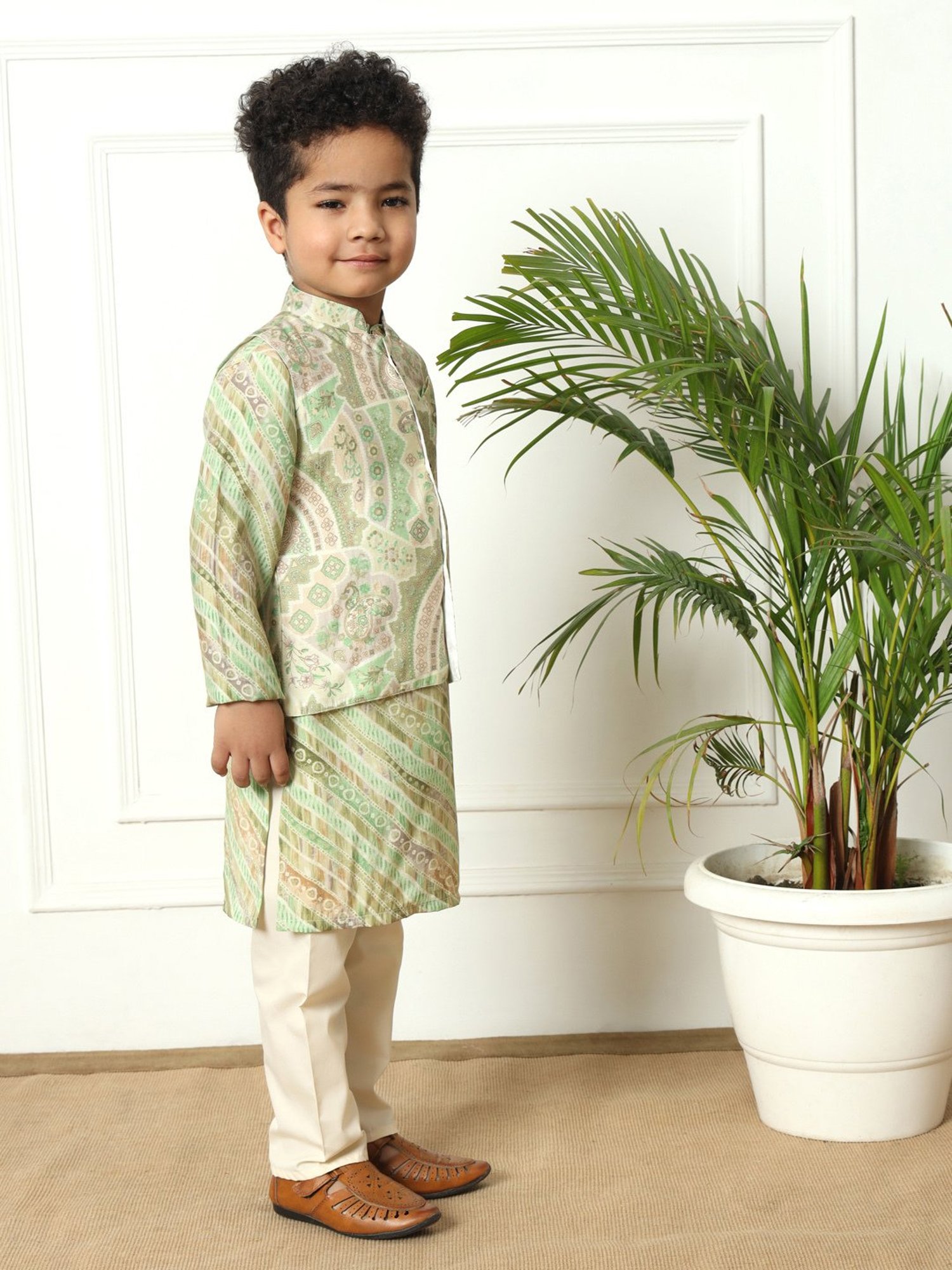 READIPRINT FASHIONS Kids Green & Cream Printed Full Sleeves Kurta, Pyjamas with Nehru Jacket