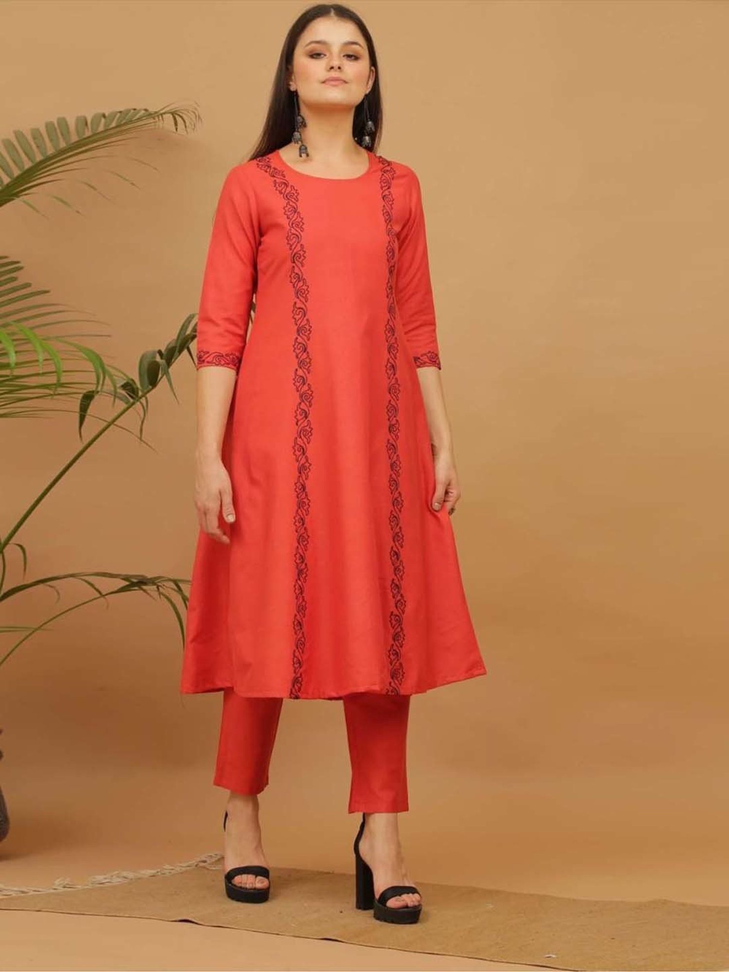 Kaanchie Nanggia Red Embroidered Cotton Kurta Pant Set