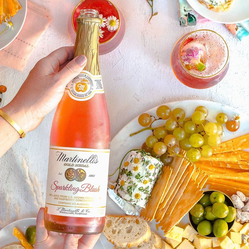 Martinelli's Sparkling Blush 100% Juice - 25.4 fl oz Bottle