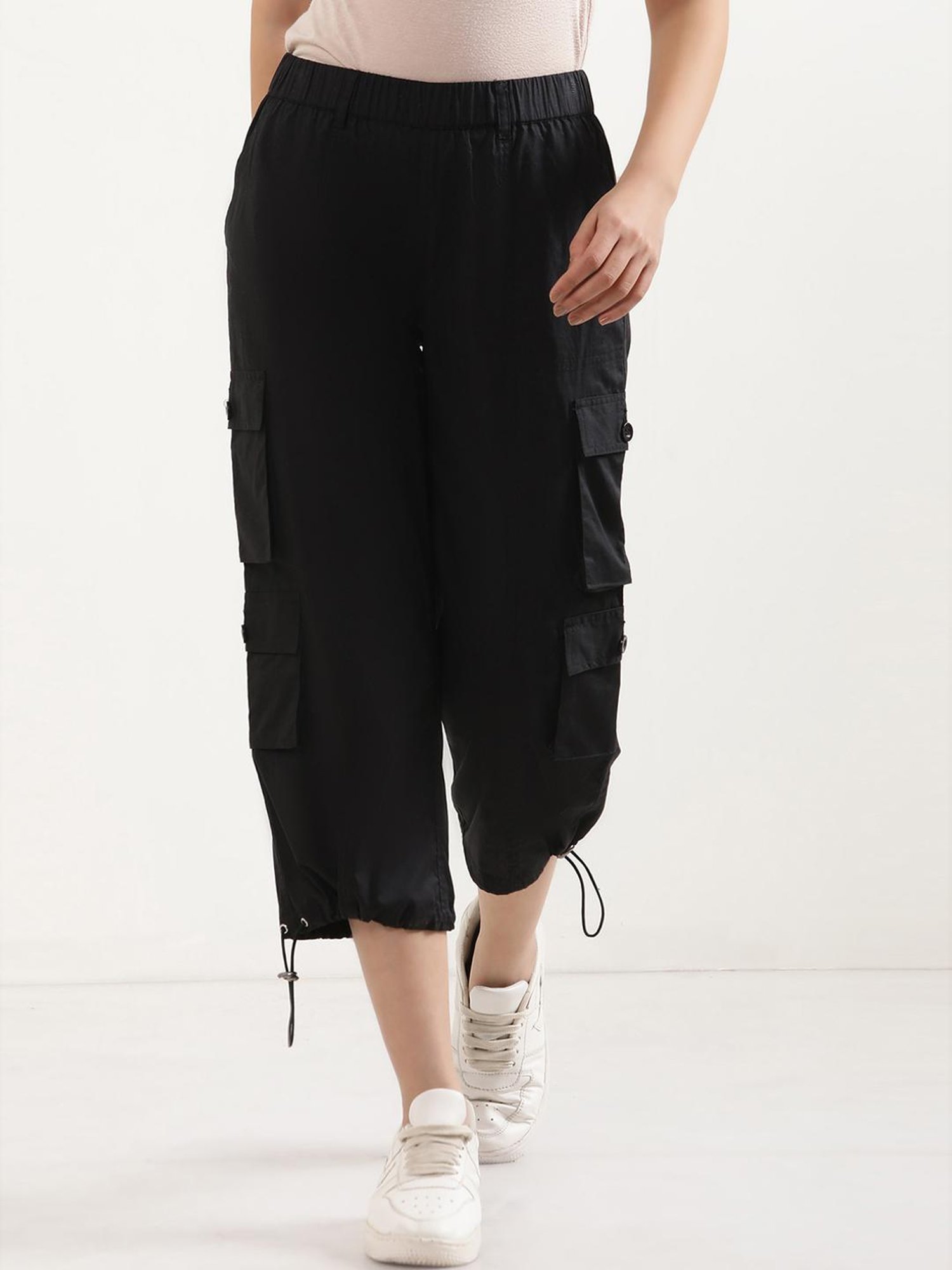 Elleven from Aurelia Black Cotton Mid Rise Capris