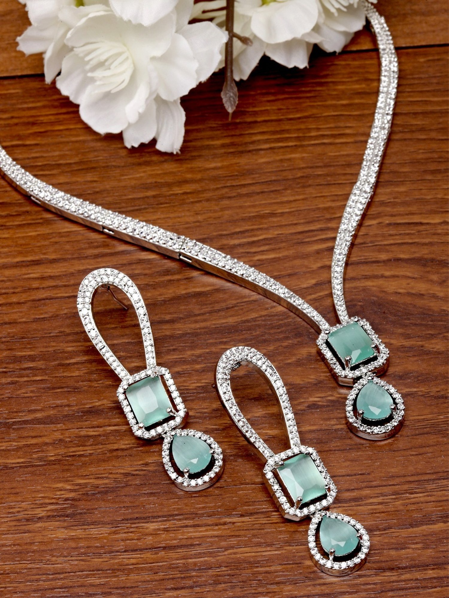 Karatcart Light Green Necklace & Earring Set for Women