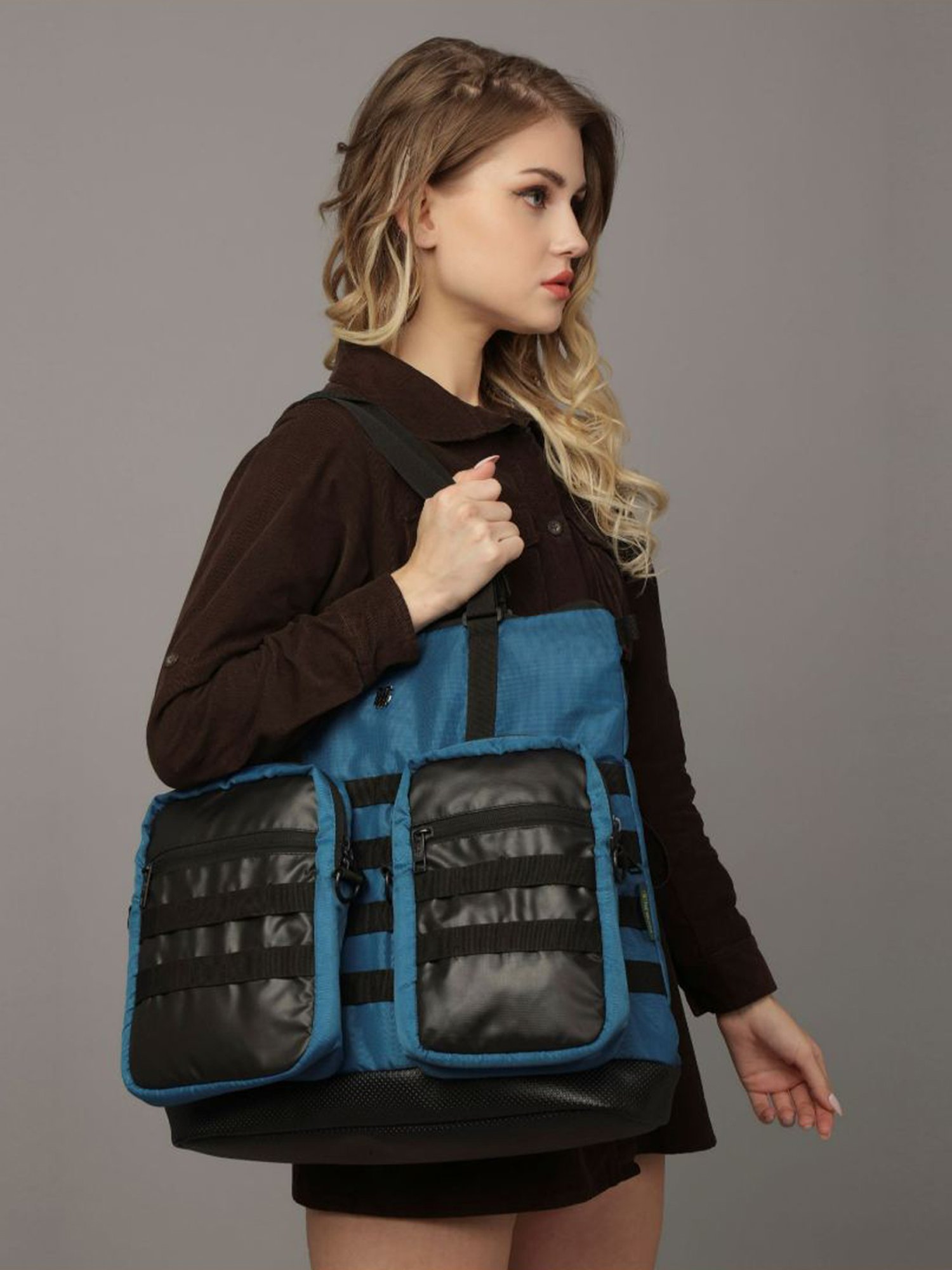 THE HOLISTIK Axis Blue Medium Backpack - 29 Ltrs