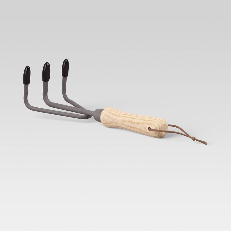 Wood Handle Garden Cultivator - Smith & Hawken™