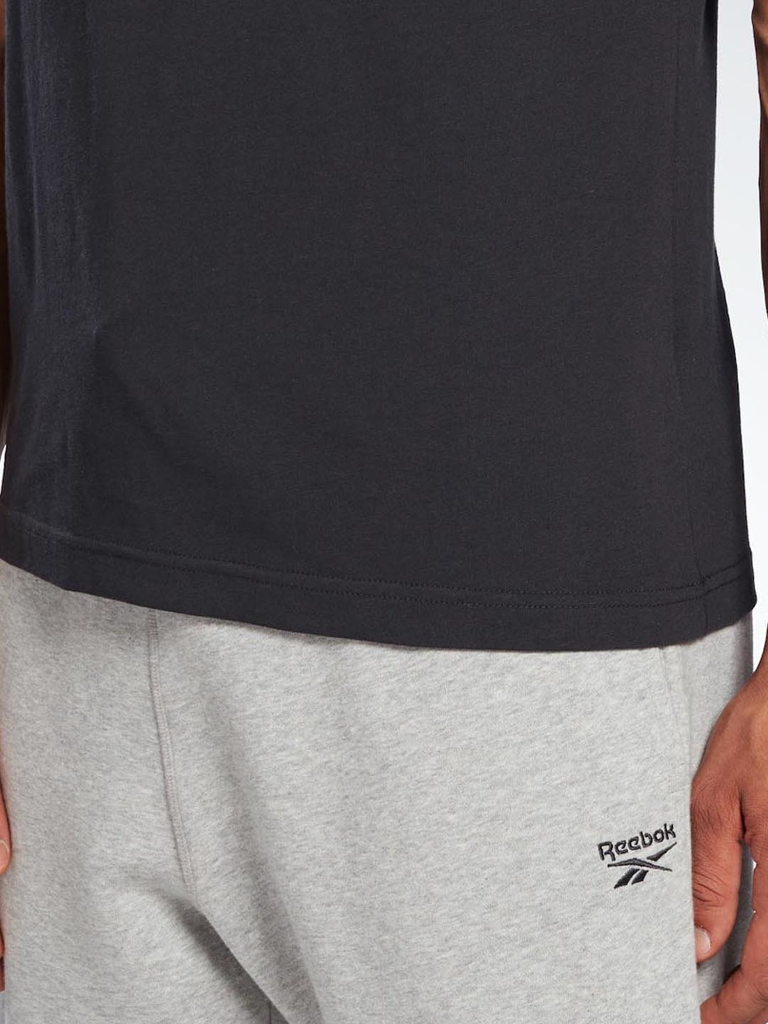 Reebok Black Cotton Slim Fit Printed T-Shirt