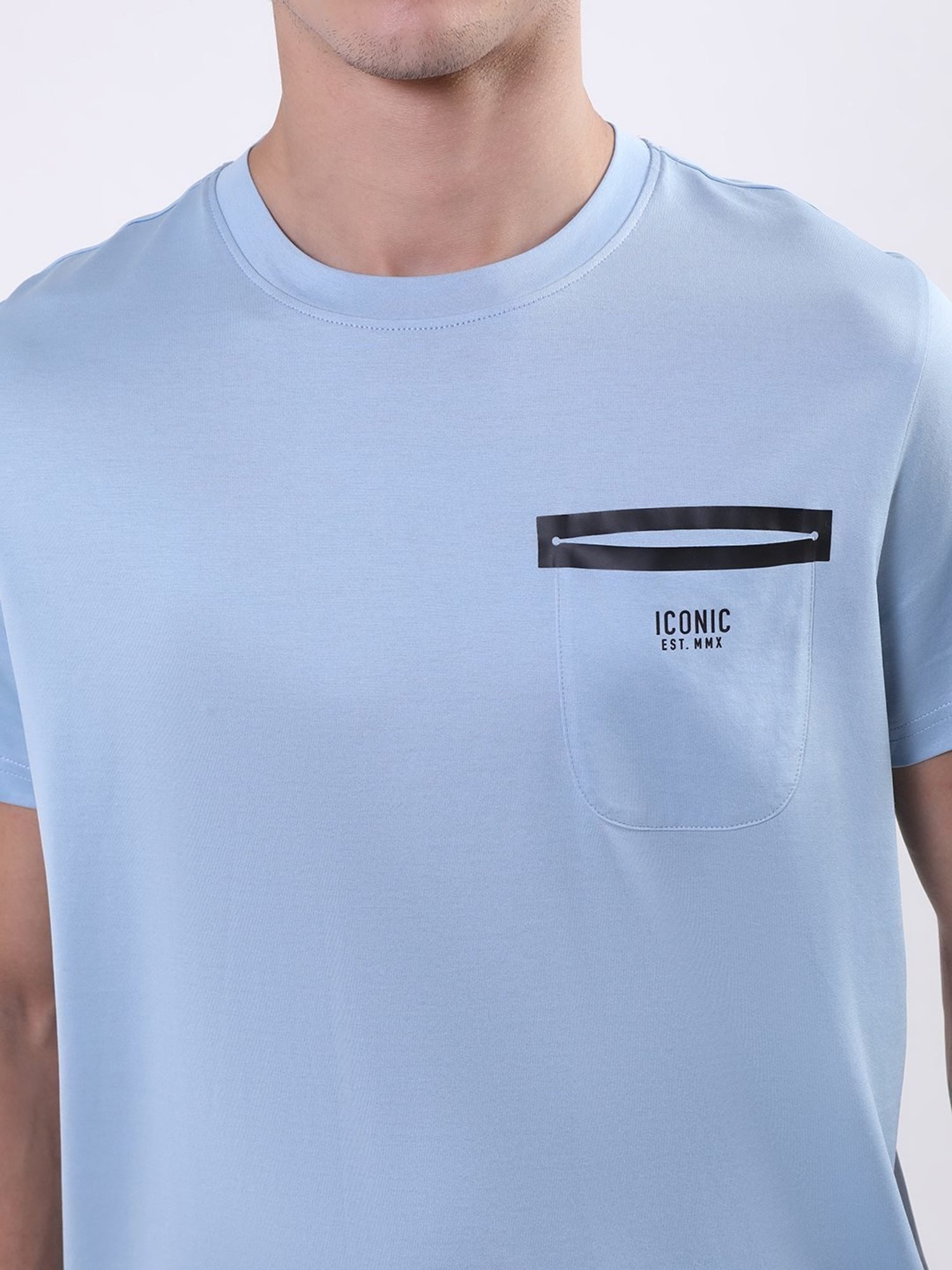 Iconic Men Solid Regular Fit Cotton T-shirt