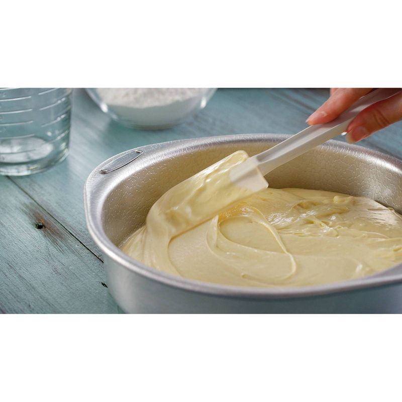 Doughmakers Round Cake Pan