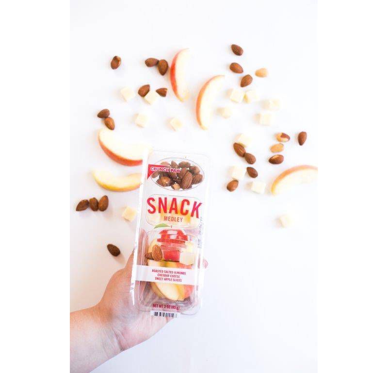 Crunch Pak Snack Medley: Apples, Salted Almonds, & White Cheddar - 3oz