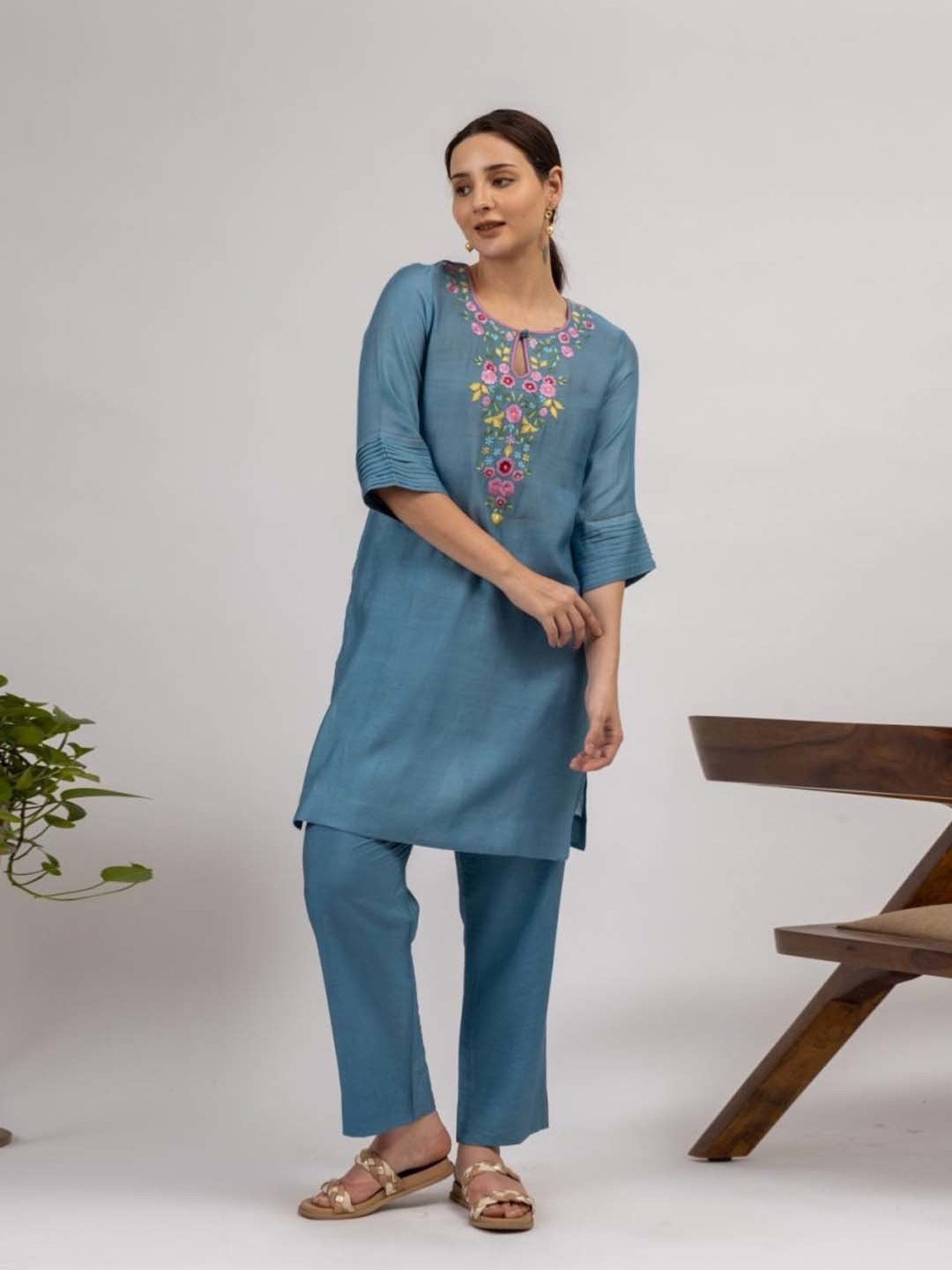 Mushio Blue & Grey Floral Hand Woven Maheshwari Silk Kurta With Slip With Cotton Silk Pants