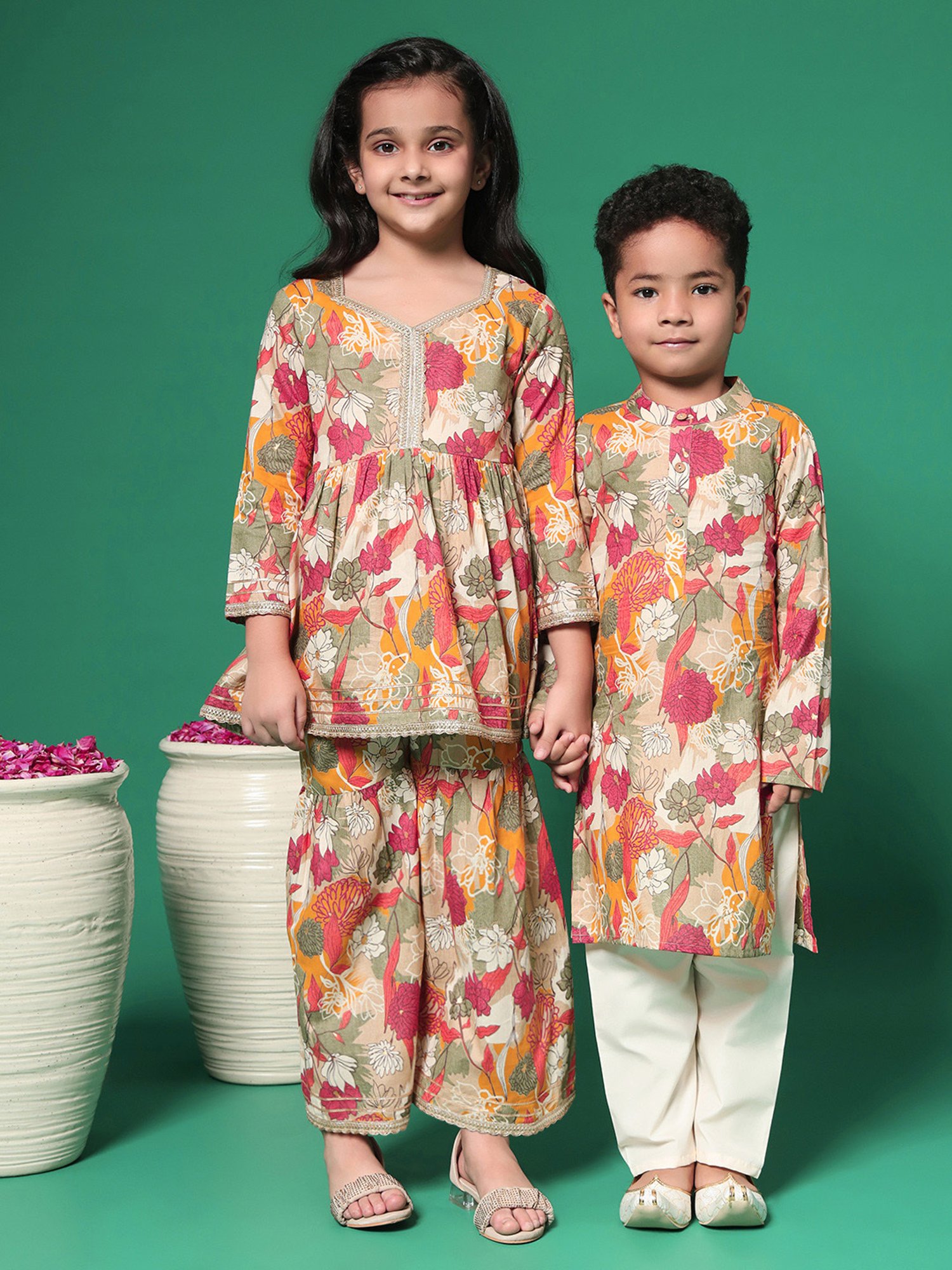 READIPRINT FASHIONS Kids Multicolor Printed Full Sleeves Kurta with Pyjamas
